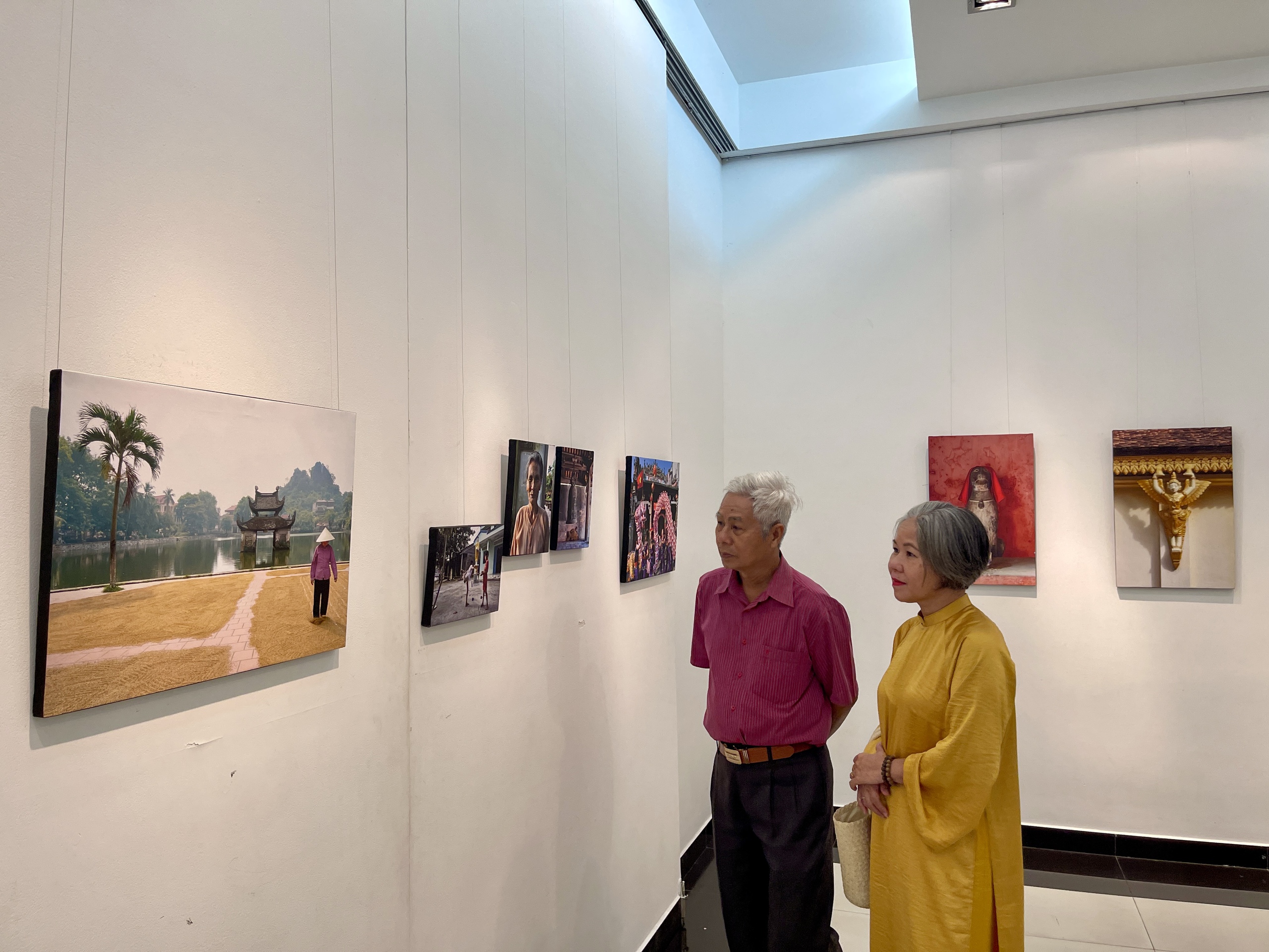 Gallery - French photographer reissues book, exhibits photos of Vietnam pagodas - image 6