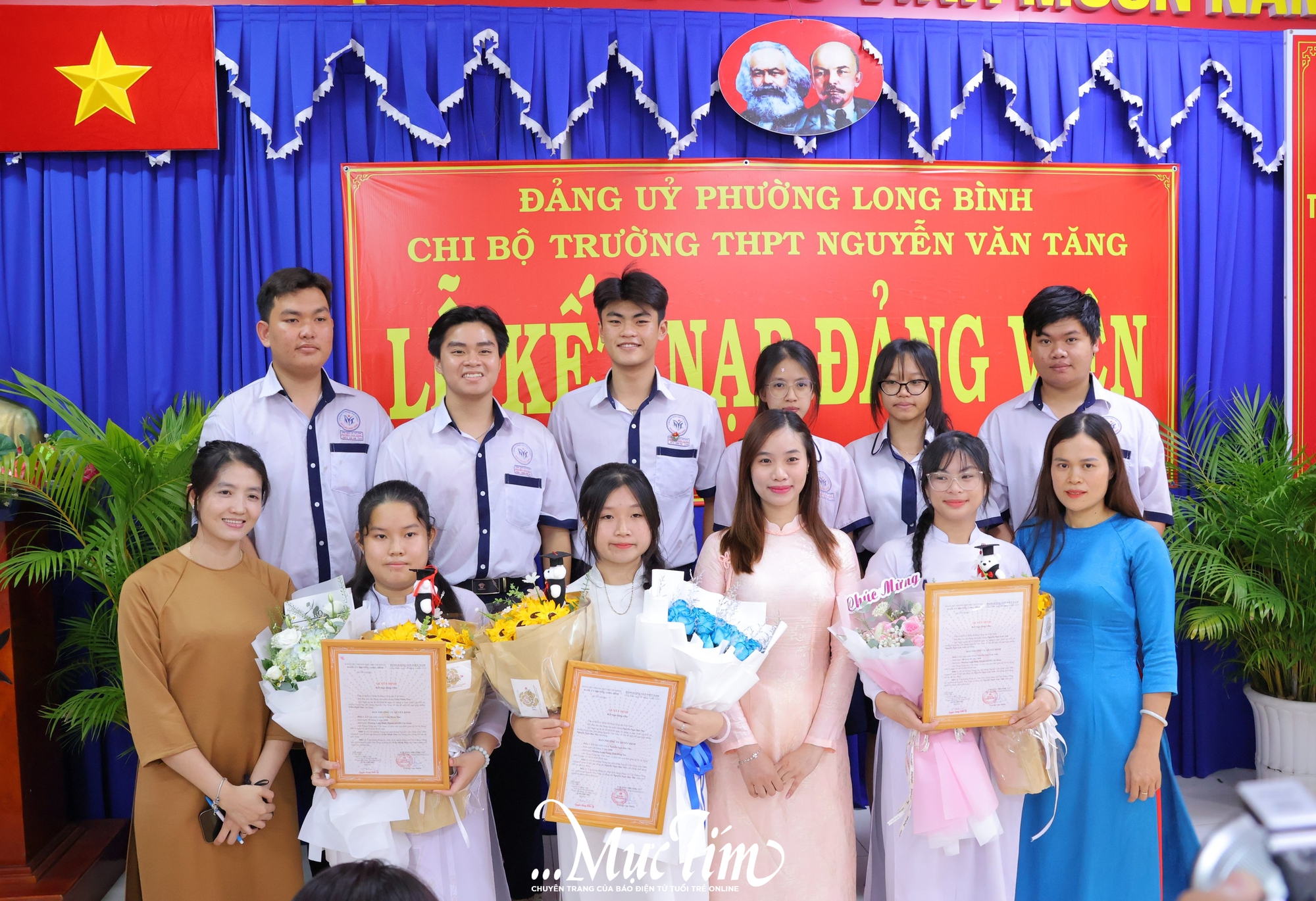 3 nữ sinh Trường THPT Nguyễn Văn Tăng được kết nạp Đảng ở tuổi 18- Ảnh 5.