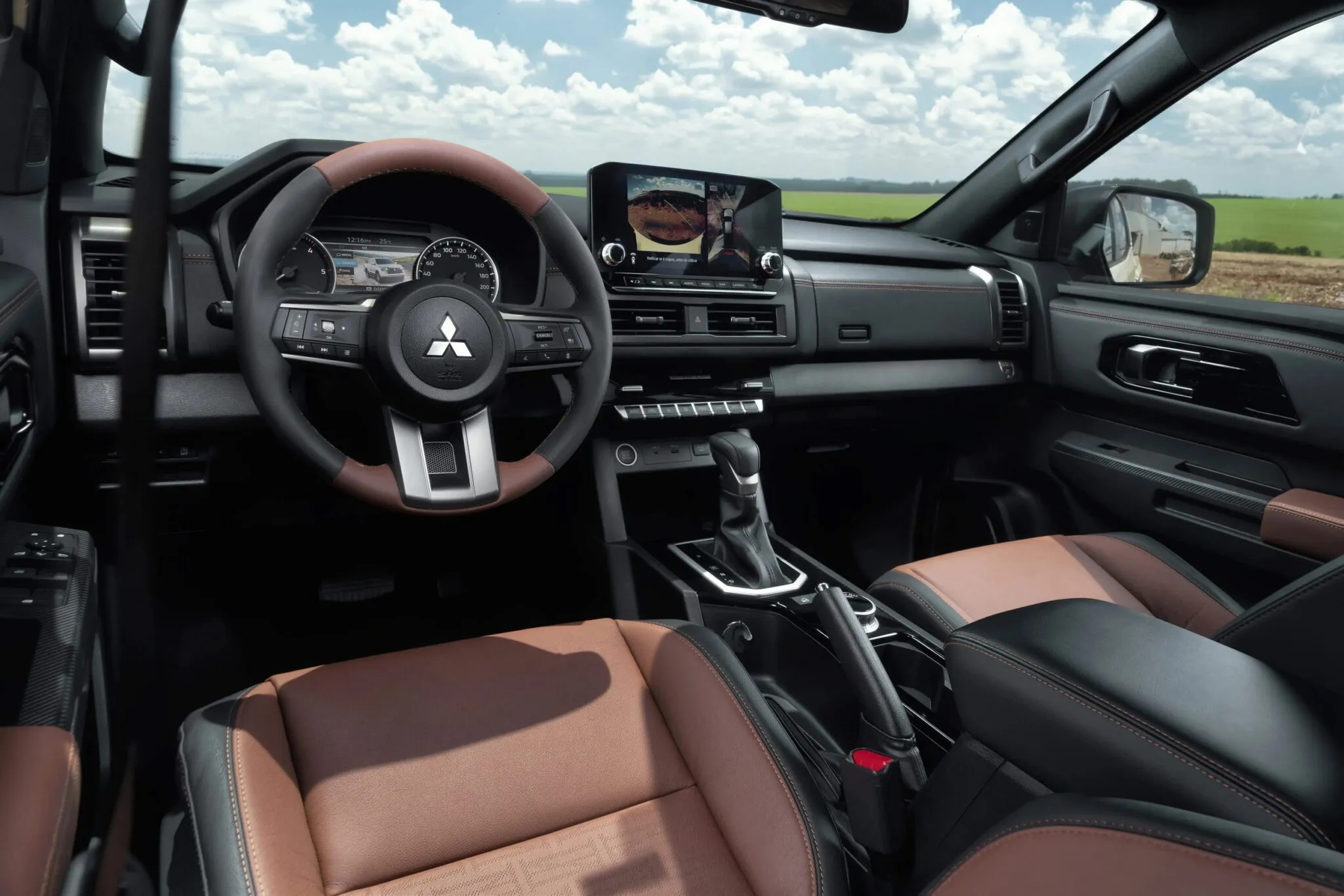 Mitsubishi Triton thêm bản 'nông dân đại gia': Nội thất da, chỉ có 300 chiếc, phiên bản giá cao nhất - Ảnh 5.