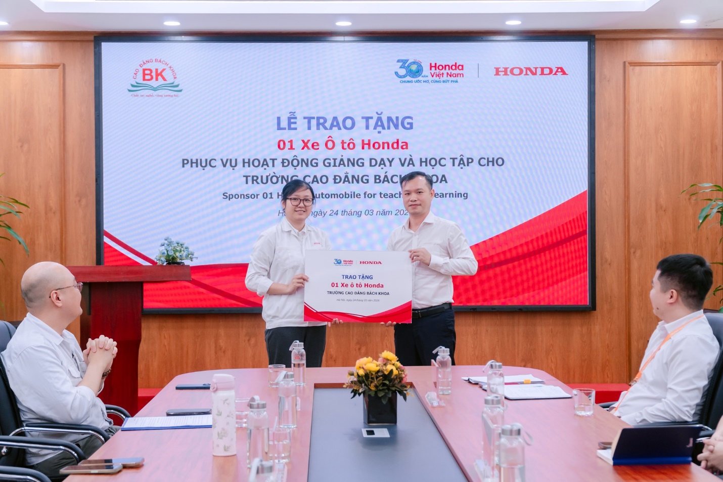 Cao đẳng Bách Khoa và Honda Việt Nam hợp tác bền vững - Ảnh 1.