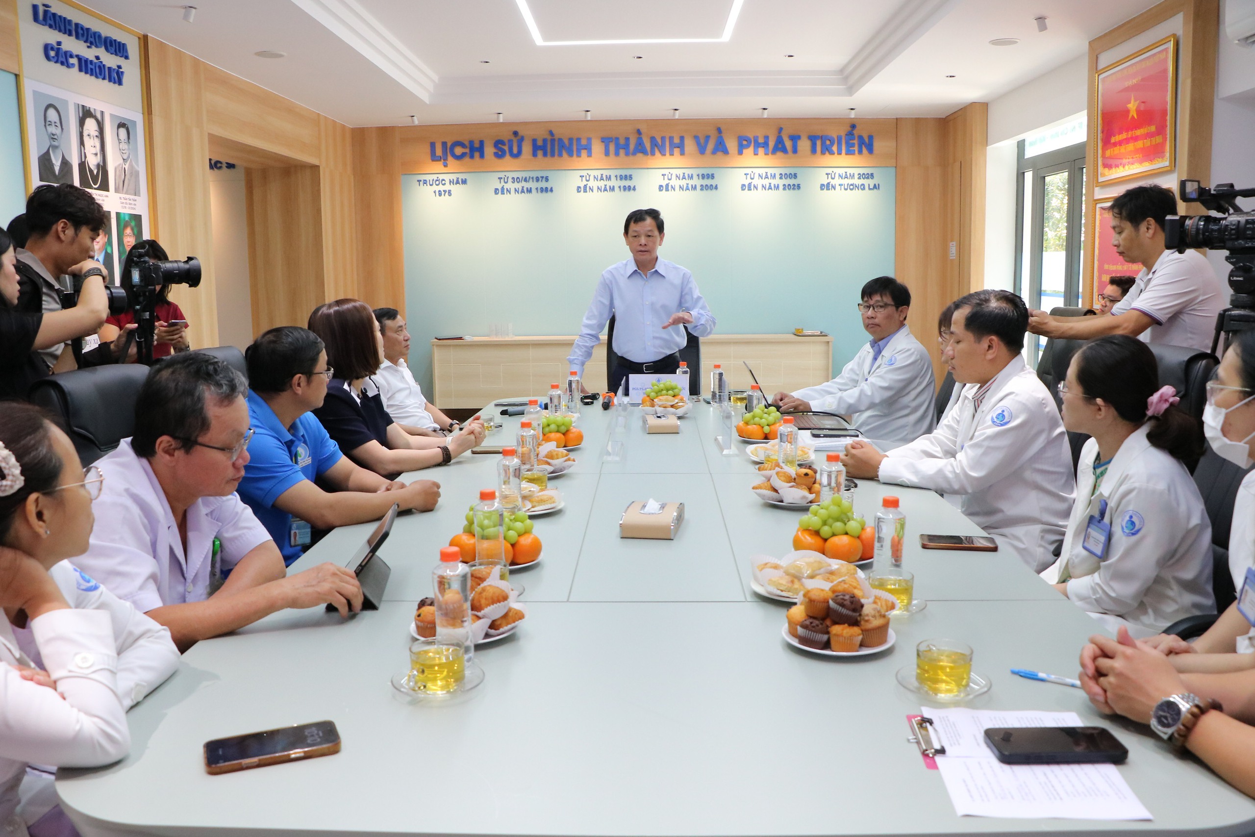 Thứ trưởng Bộ Y tế Nguyễn Tri Thức: Bạo hành trẻ em là một dạng 'tội phạm ẩn', rất khó phát hiện - Ảnh 1.