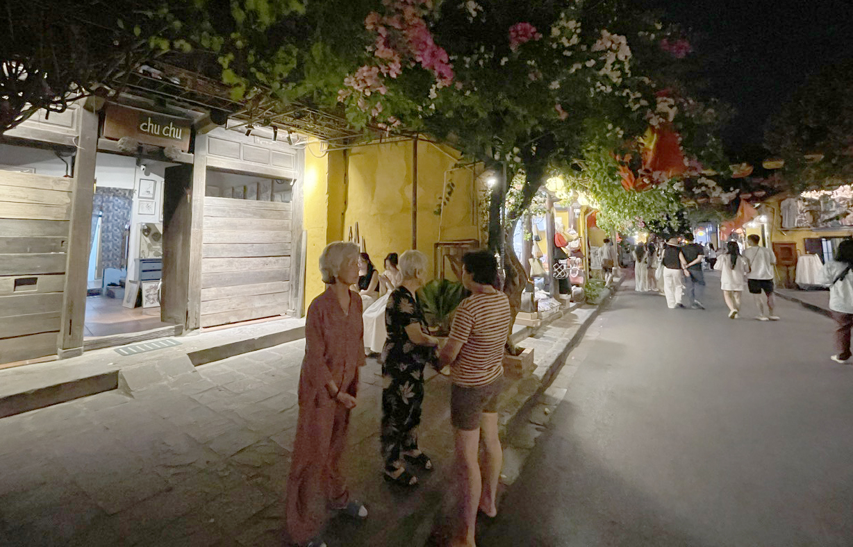 Bí thư phường Hội An giải thích về đề xuất 'di dời dân ra khỏi di tích' - Ảnh 2.