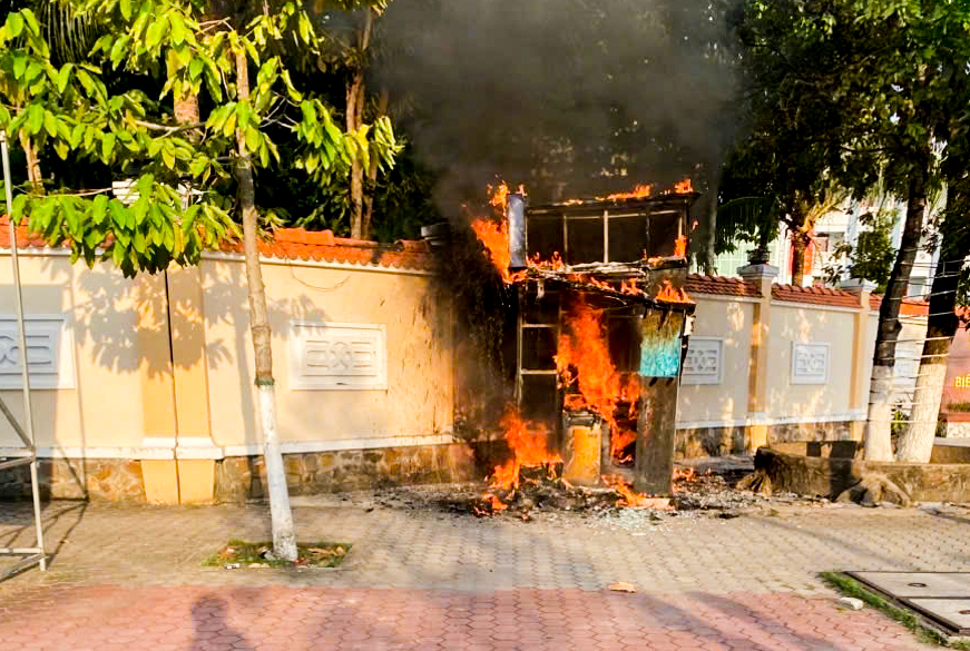trụ atm - Ảnh 1.