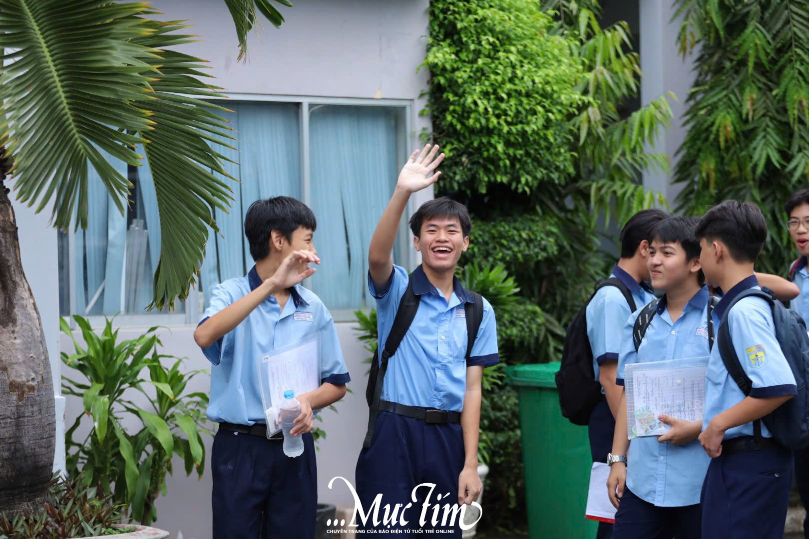 Sáng nay, hơn 151.000 thí sinh thi vào lớp 10 tại TP.HCM - Ảnh 1.