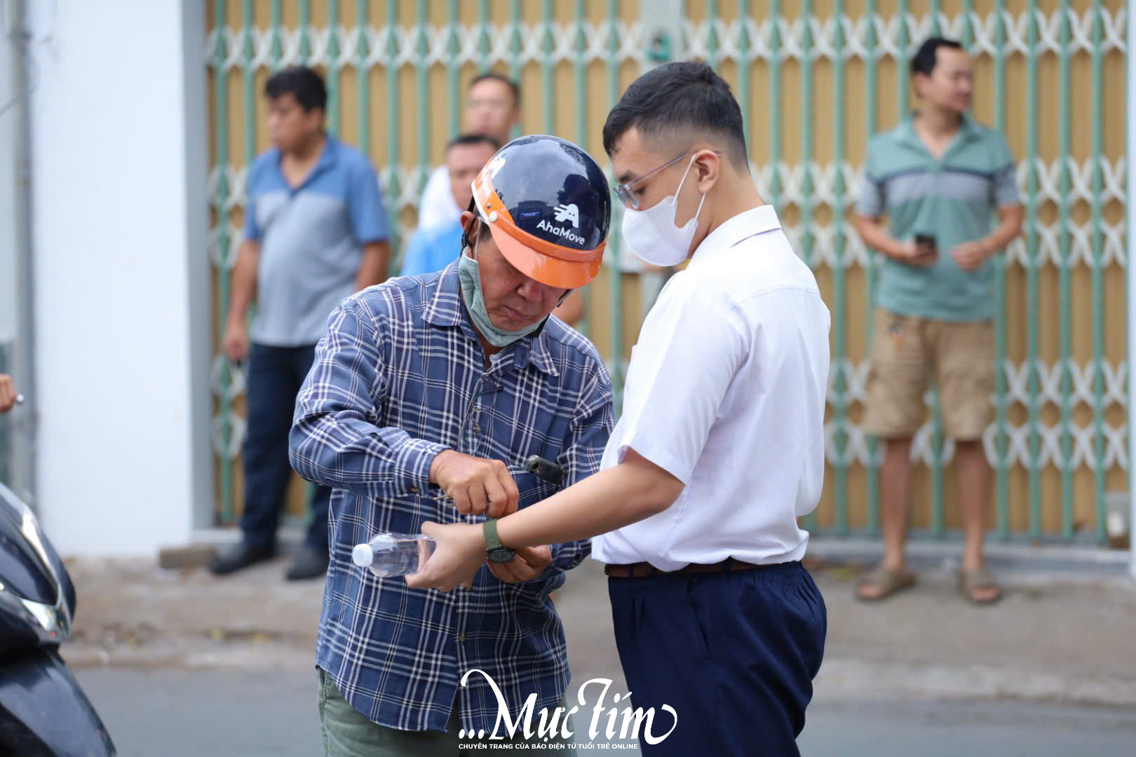 Sáng nay, hơn 151.000 thí sinh thi vào lớp 10 tại TP.HCM - Ảnh 2.