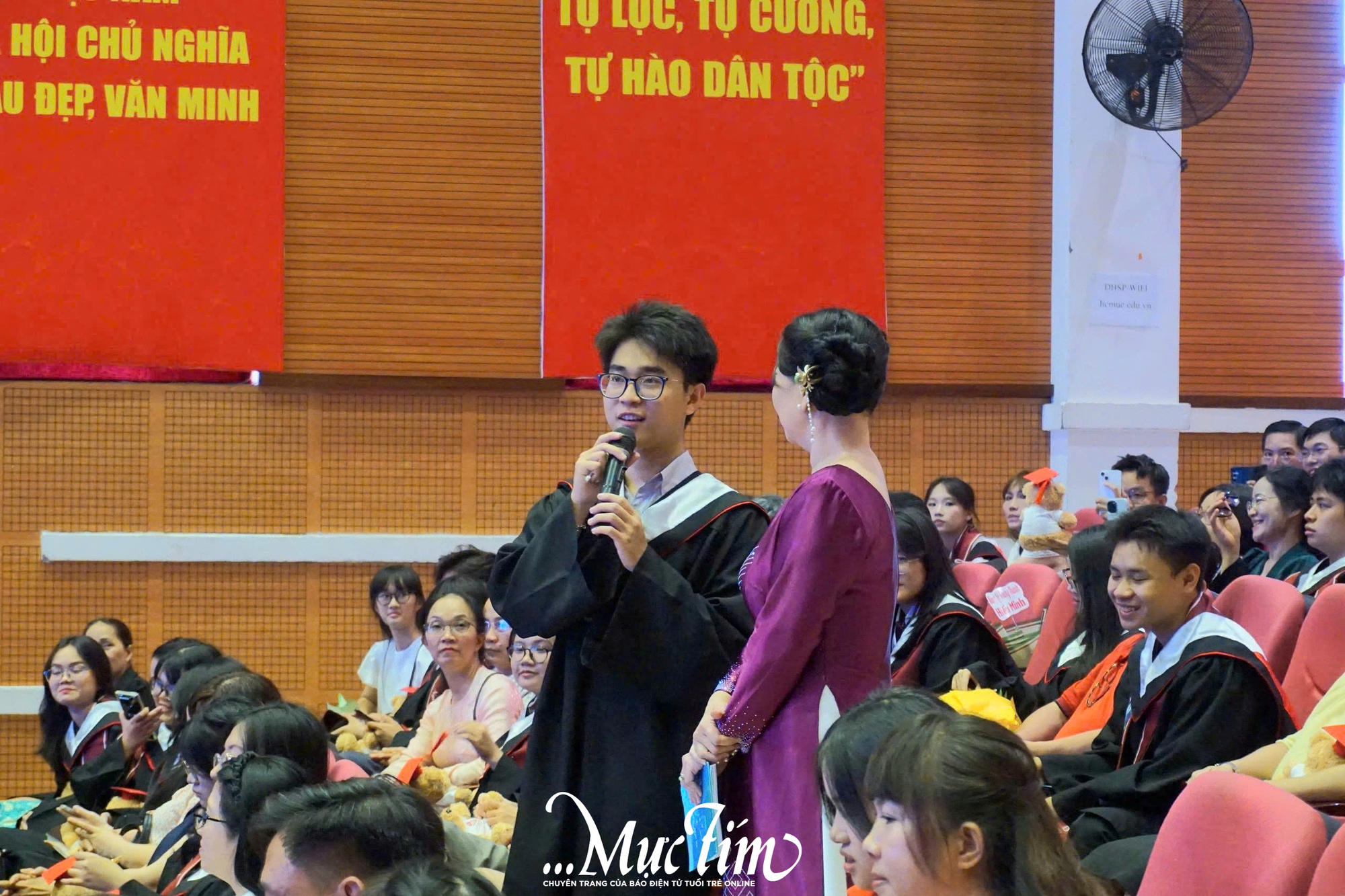 Những khung hình ấm áp ngày ra trường của teen 'nhà J' - Ảnh 2.