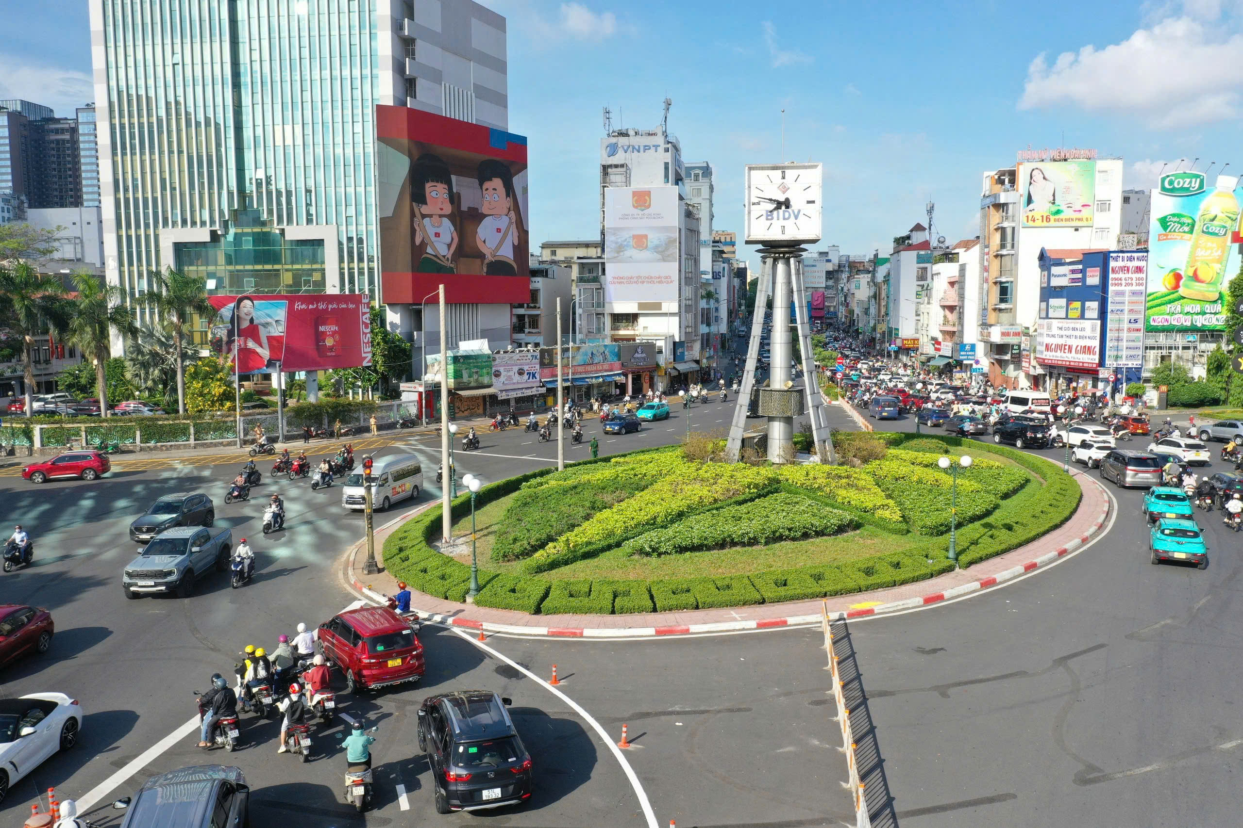 điều chỉnh giao thông - Ảnh 1.