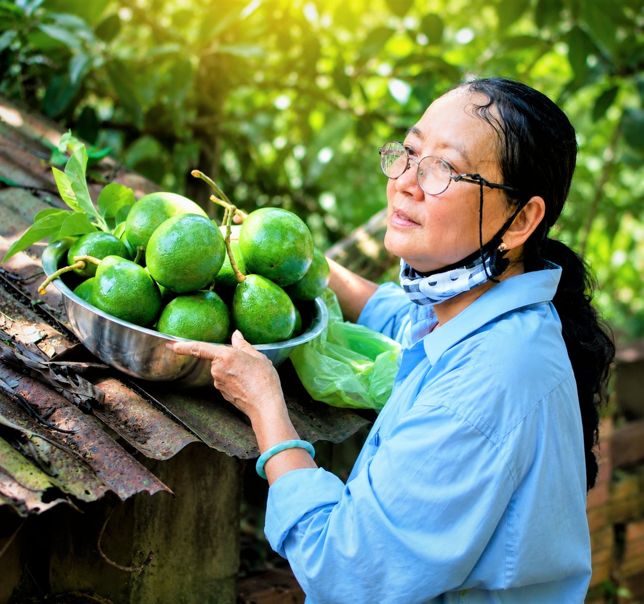 Gallery - How a Vietnamese mother turns storm-fallen avocados into home-cooked delicacies - image 3