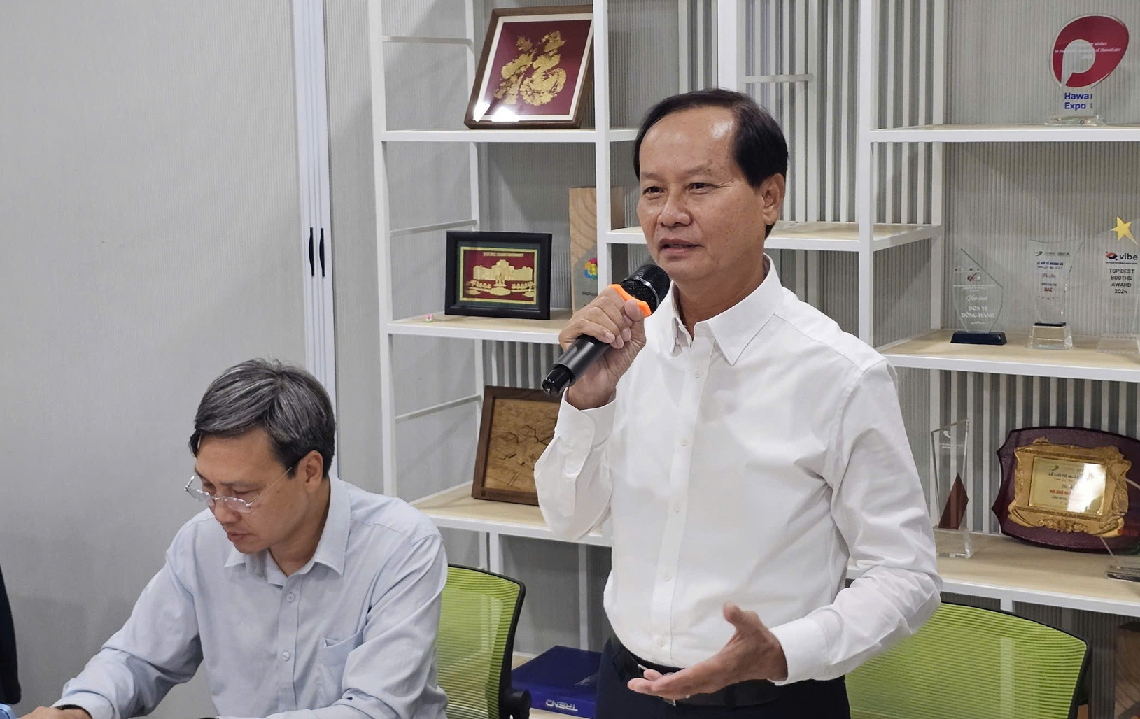 Tìm cơ hội tự chủ nguyên liệu đầu vào cho ngành gỗ tại ĐBSCL - Ảnh 1.