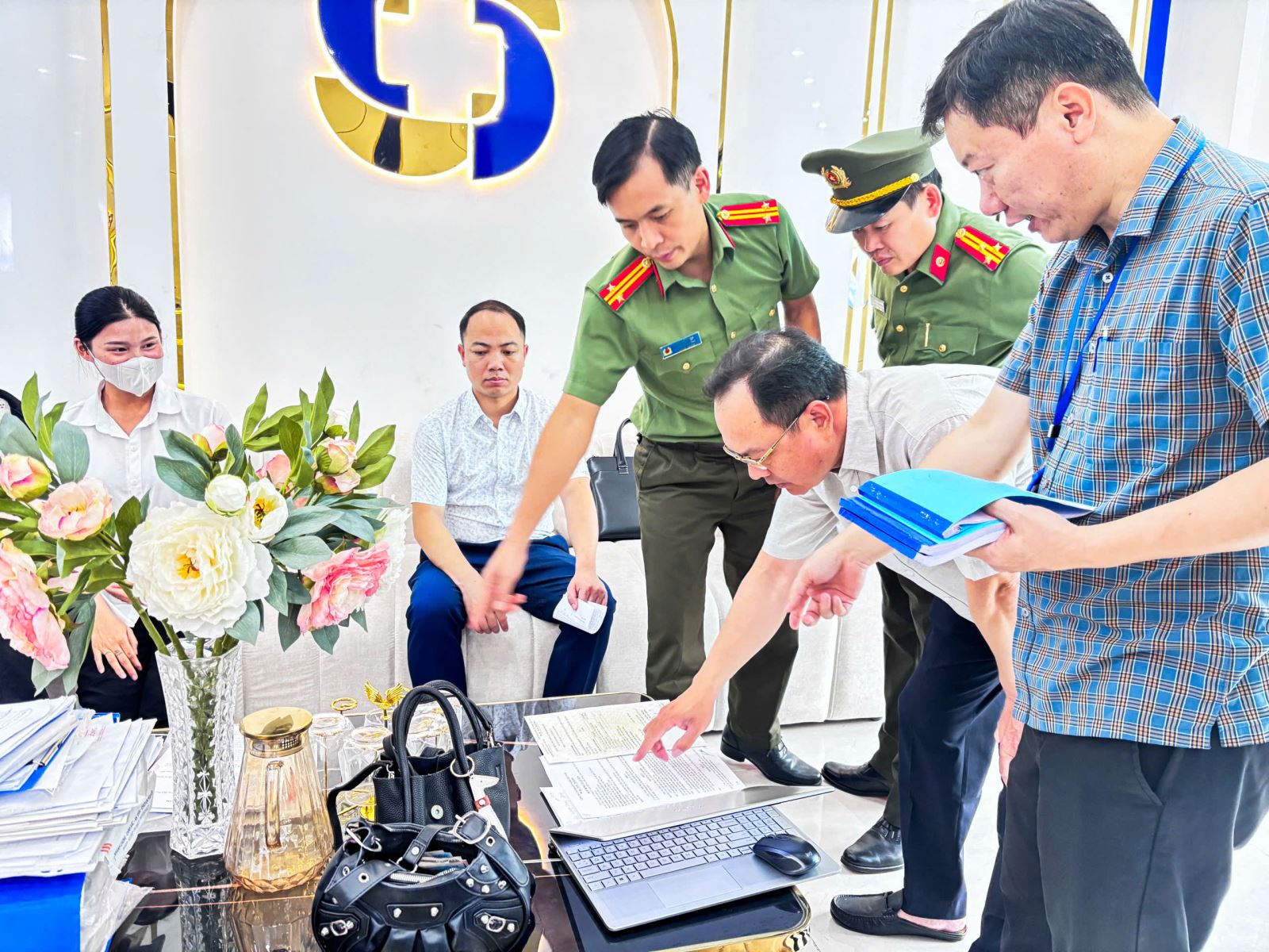 giả bác sĩ - Ảnh 1.