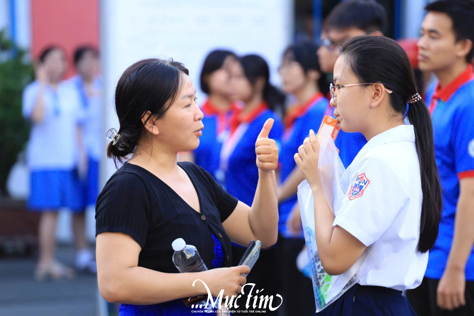 Kỳ thi tốt nghiệp THPT 2026: Hơn 1,2 triệu thí sinh thi môn văn sáng 11-6- Ảnh 1.