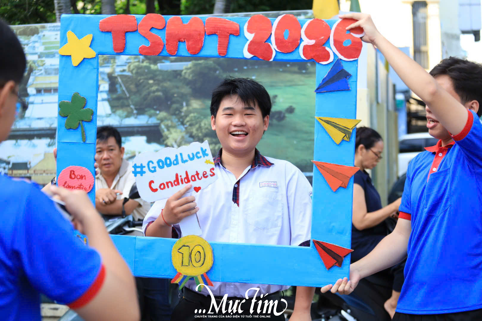 Kỳ thi tốt nghiệp THPT 2026: Hơn 1,2 triệu thí sinh thi môn văn sáng 11-6- Ảnh 8.