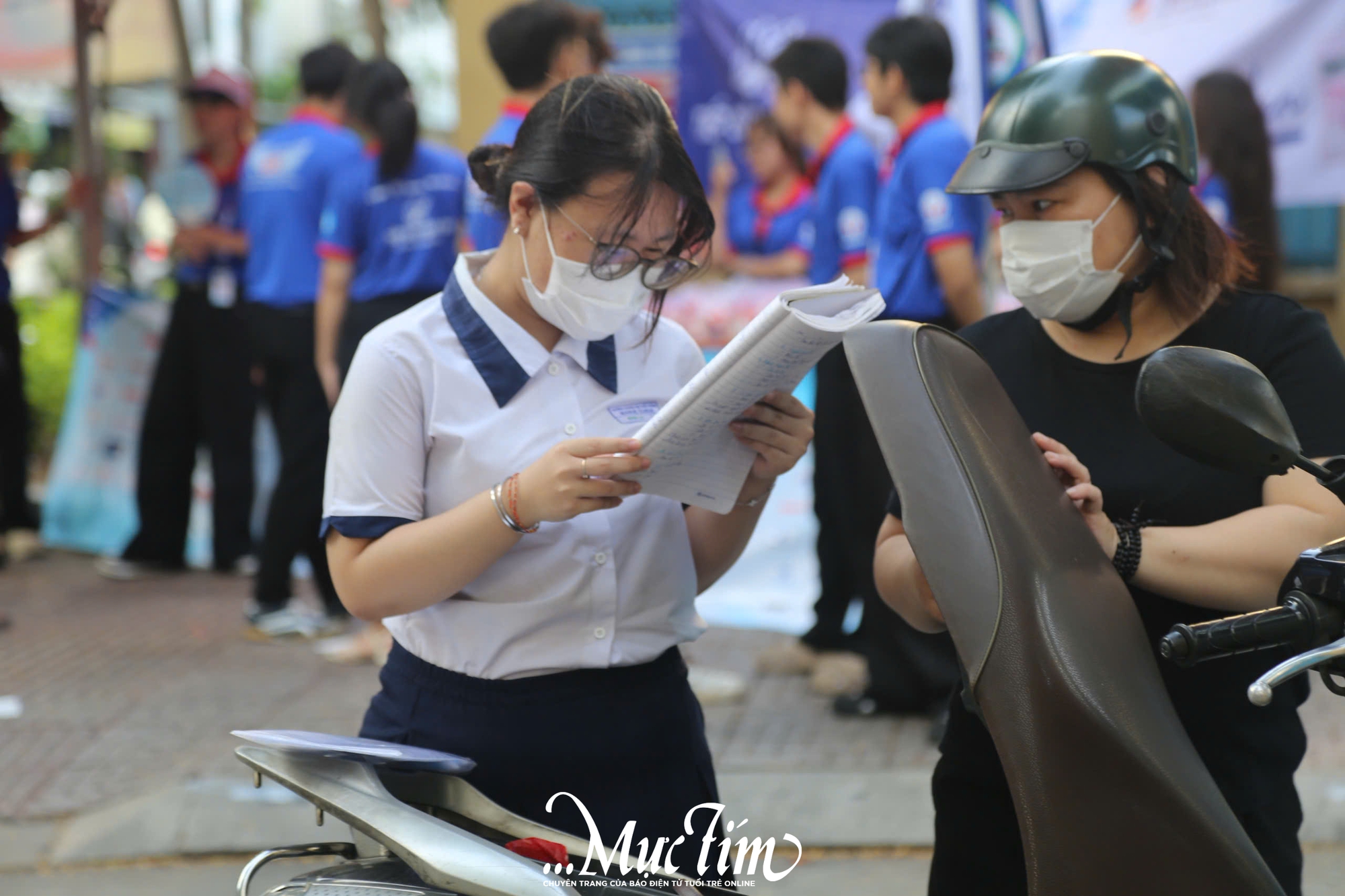 Kỳ thi tốt nghiệp THPT 2026: Hơn 1,2 triệu thí sinh thi môn văn sáng 11-6- Ảnh 13.