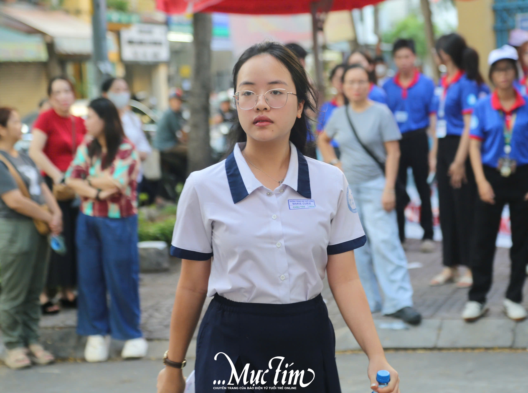 Kỳ thi tốt nghiệp THPT 2026: Hơn 1,2 triệu thí sinh thi môn văn sáng 11-6- Ảnh 15.