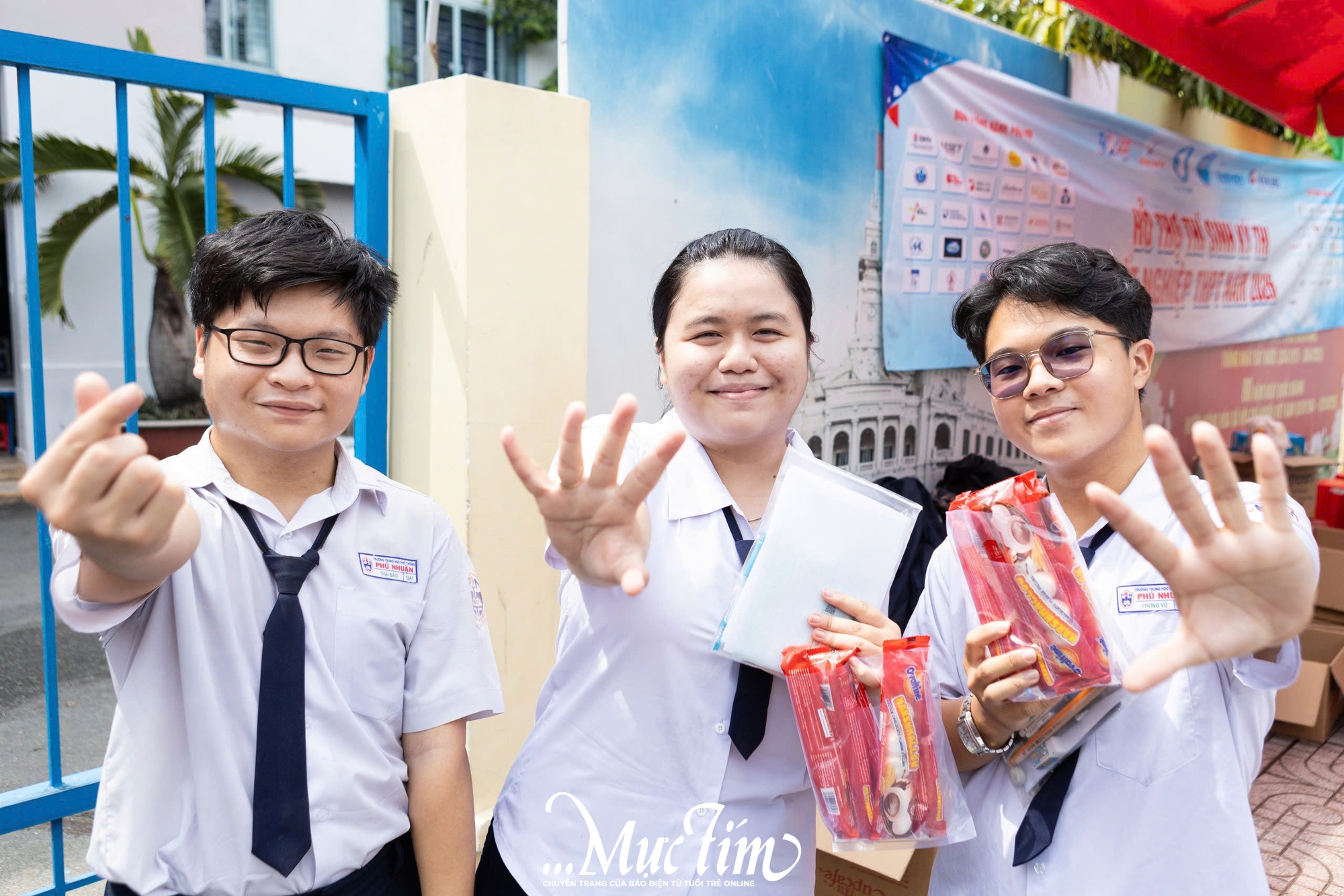 Khép lại kỳ thi tốt nghiệp THPT, teen 2k8 tự thưởng cho mình điều gì?- Ảnh 2.