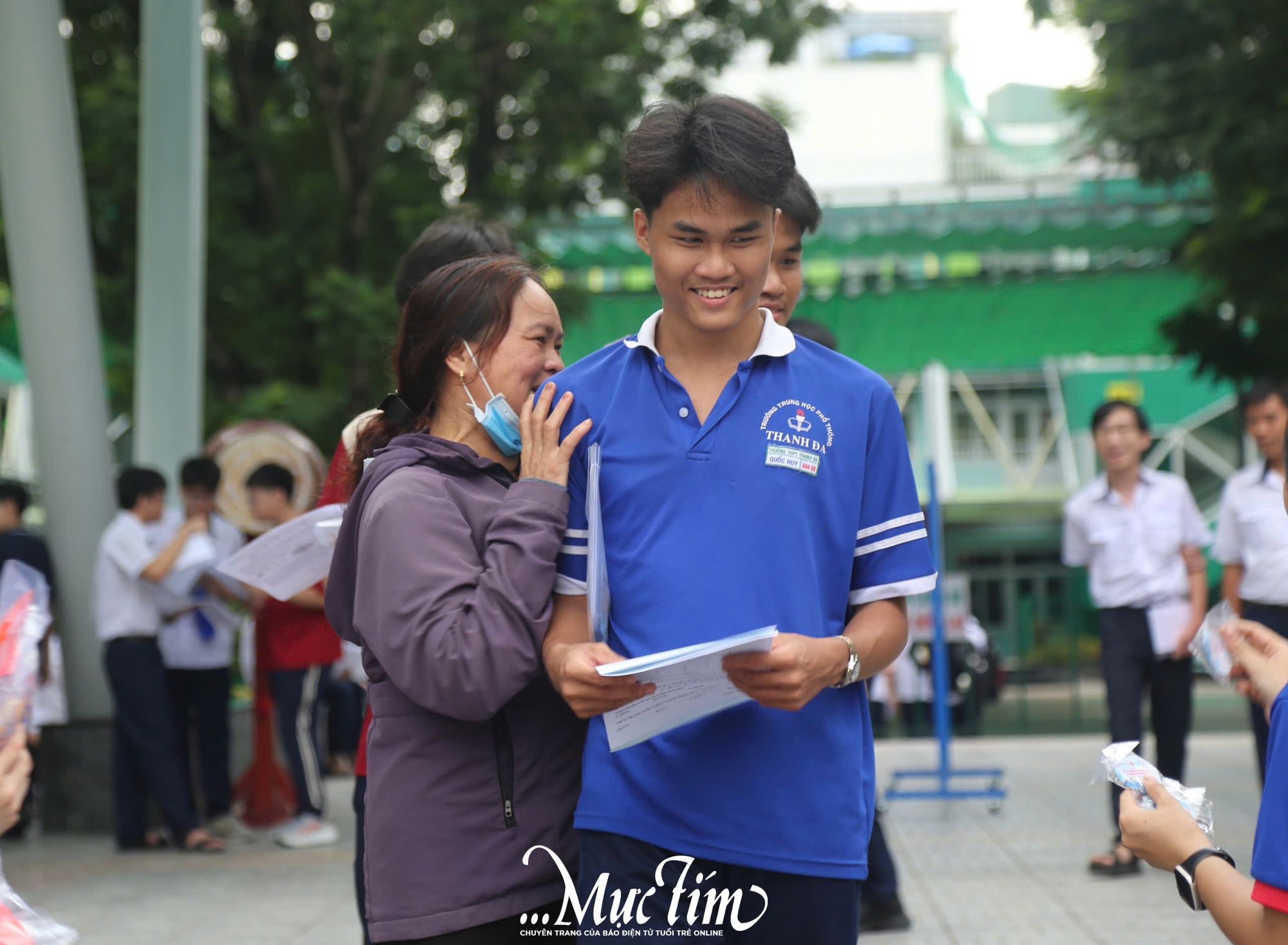 Chùm ảnh: Những khoảnh khắc đẹp mùa thi tốt nghiệp THPT 2026- Ảnh 10.