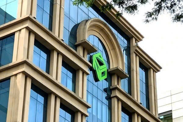 Danh sách 'không tái tuyển dụng': NovaGroup lên tiếng, chuyên gia nói 'công khai là không ổn' - Ảnh 1.