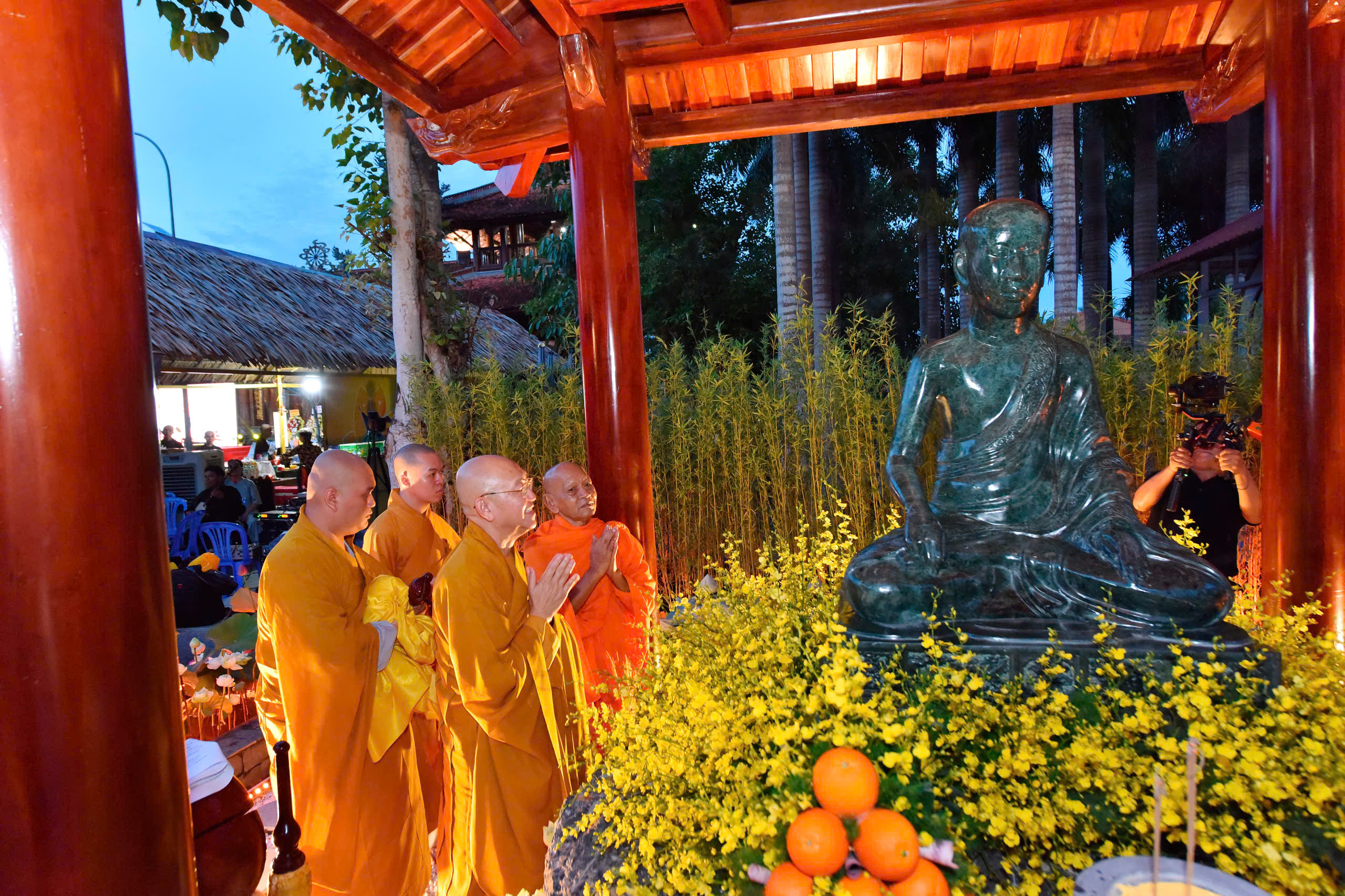 tượng phật - Ảnh 1.