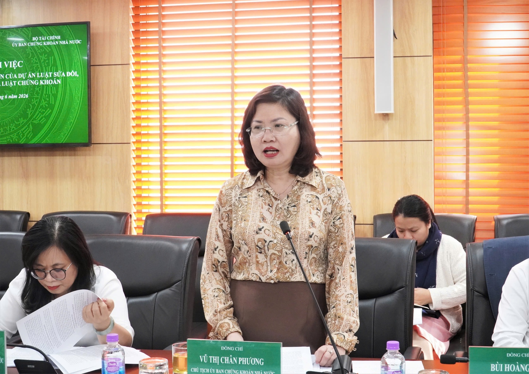 chứng khoán - Ảnh 1.