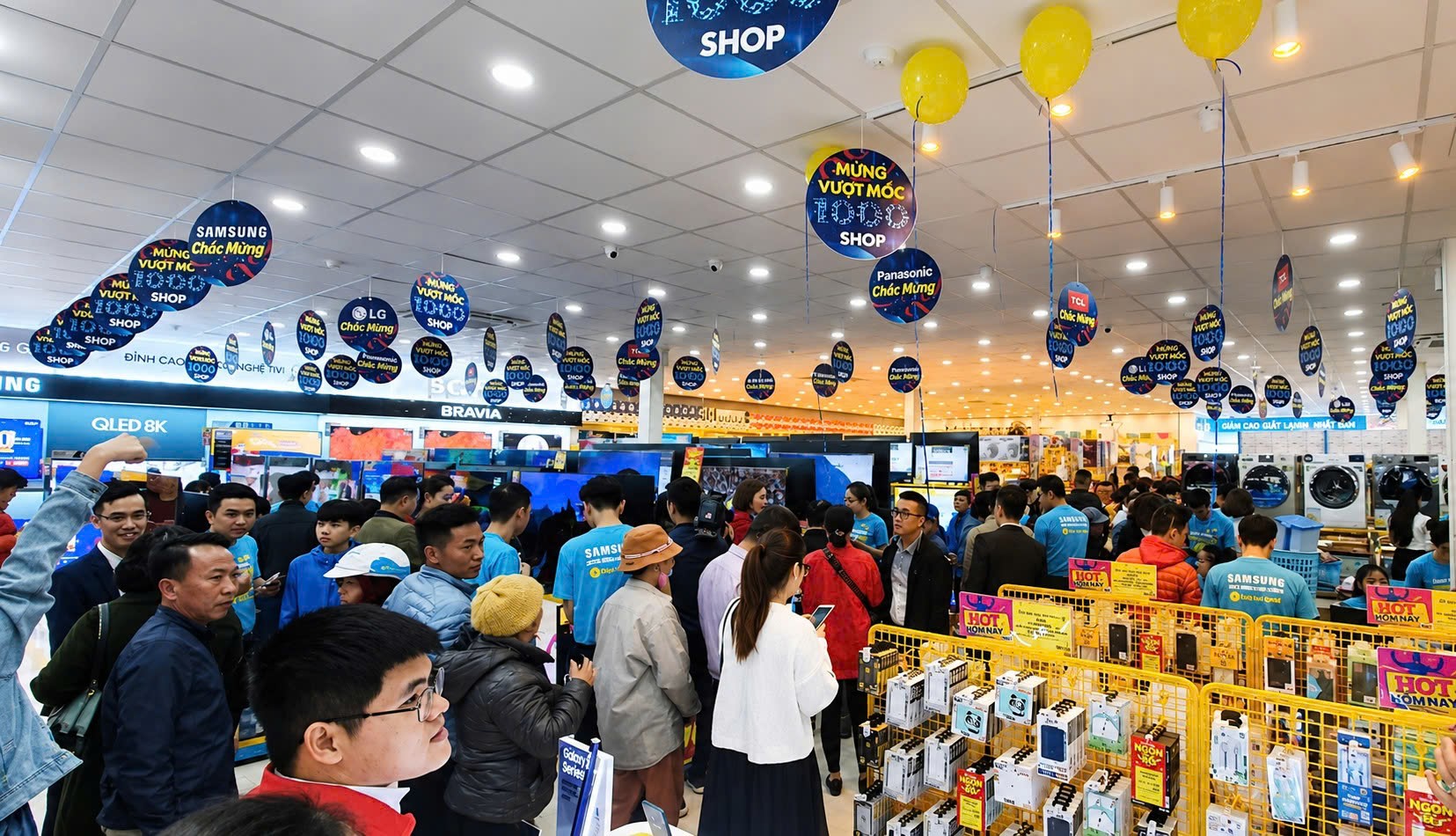 Đi trải nghiệm công nghệ, AI, chơi e-sport tại ngày hội Techworld by Thế Giới Di Động - Ảnh 1. Thế giới di động - Ảnh 1.