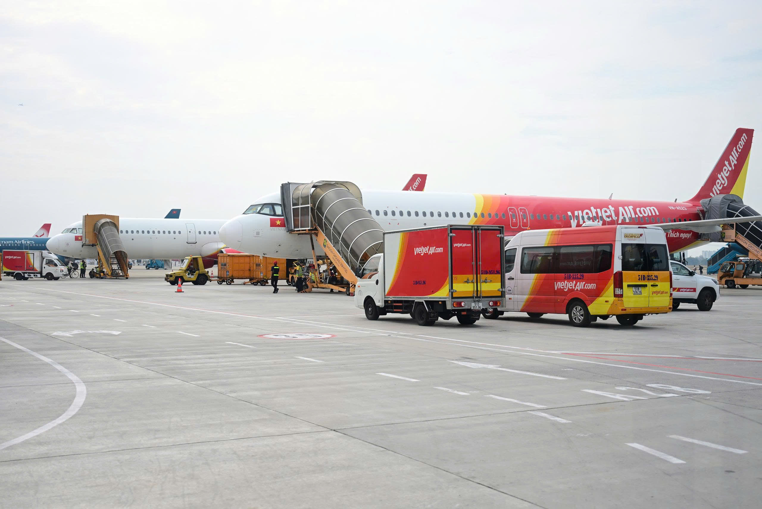 Hàng không Việt tăng nhiệt, các hãng dồn dập bay quốc tế và tăng đội tàu - Ảnh 2.