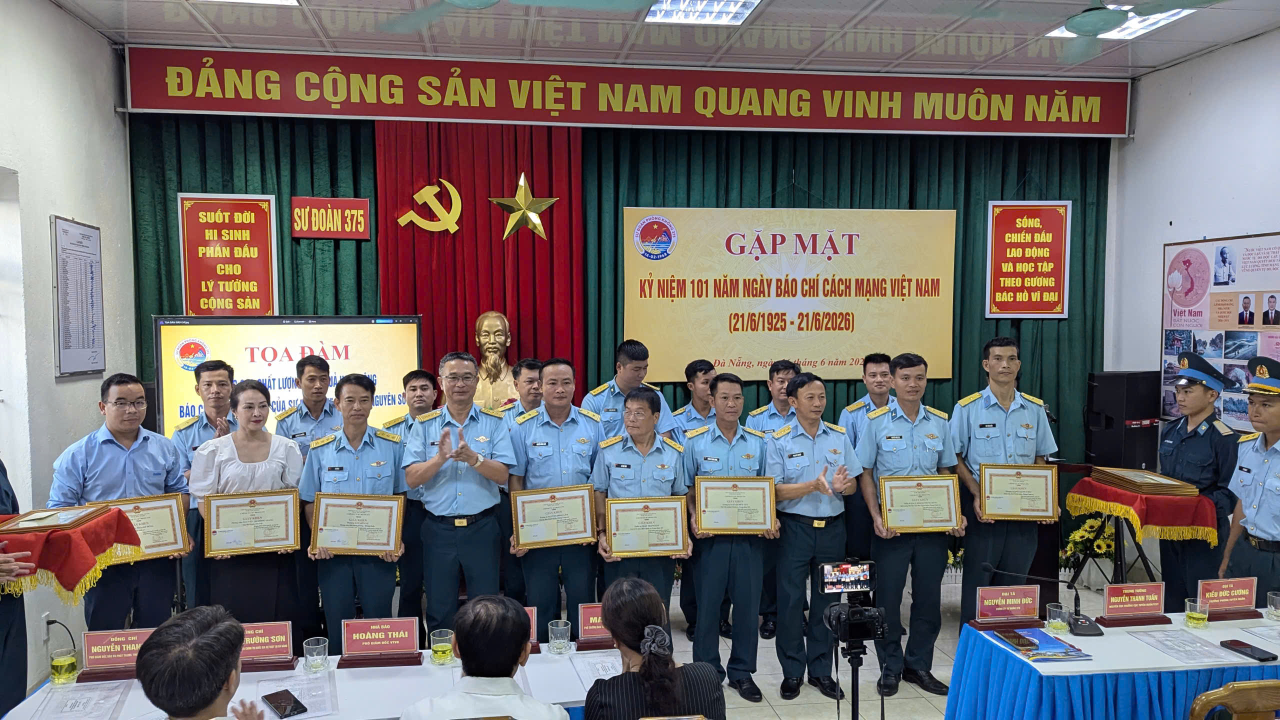 Sư đoàn - Ảnh 2.