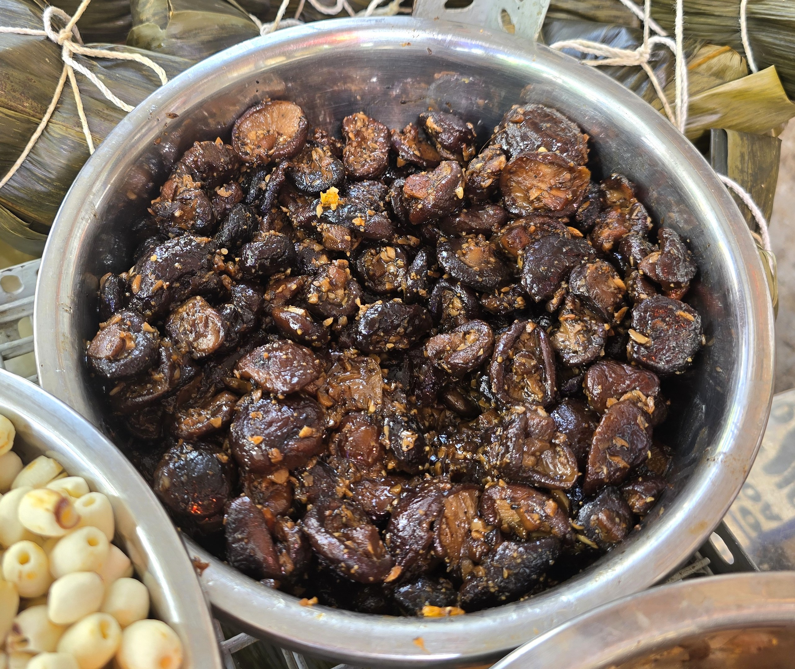 Nấu bánh bá trạng suốt đêm phục vụ Tết Đoan ngọ mùng 5-5 - Ảnh 5.