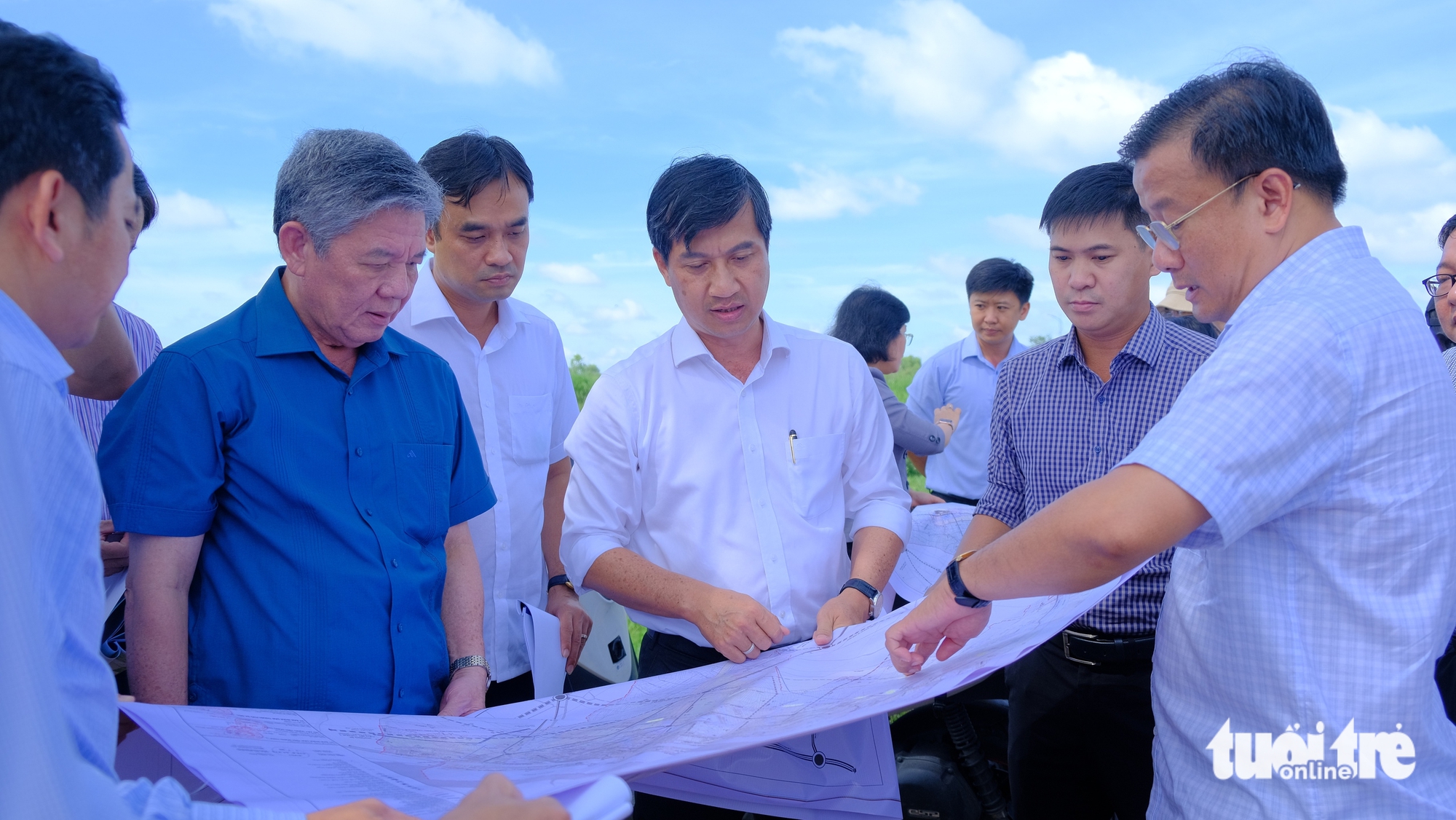 Bí thư Tỉnh uỷ Đồng Tháp kiểm tra công tác khám sức khoẻ toàn dân - Ảnh 4.