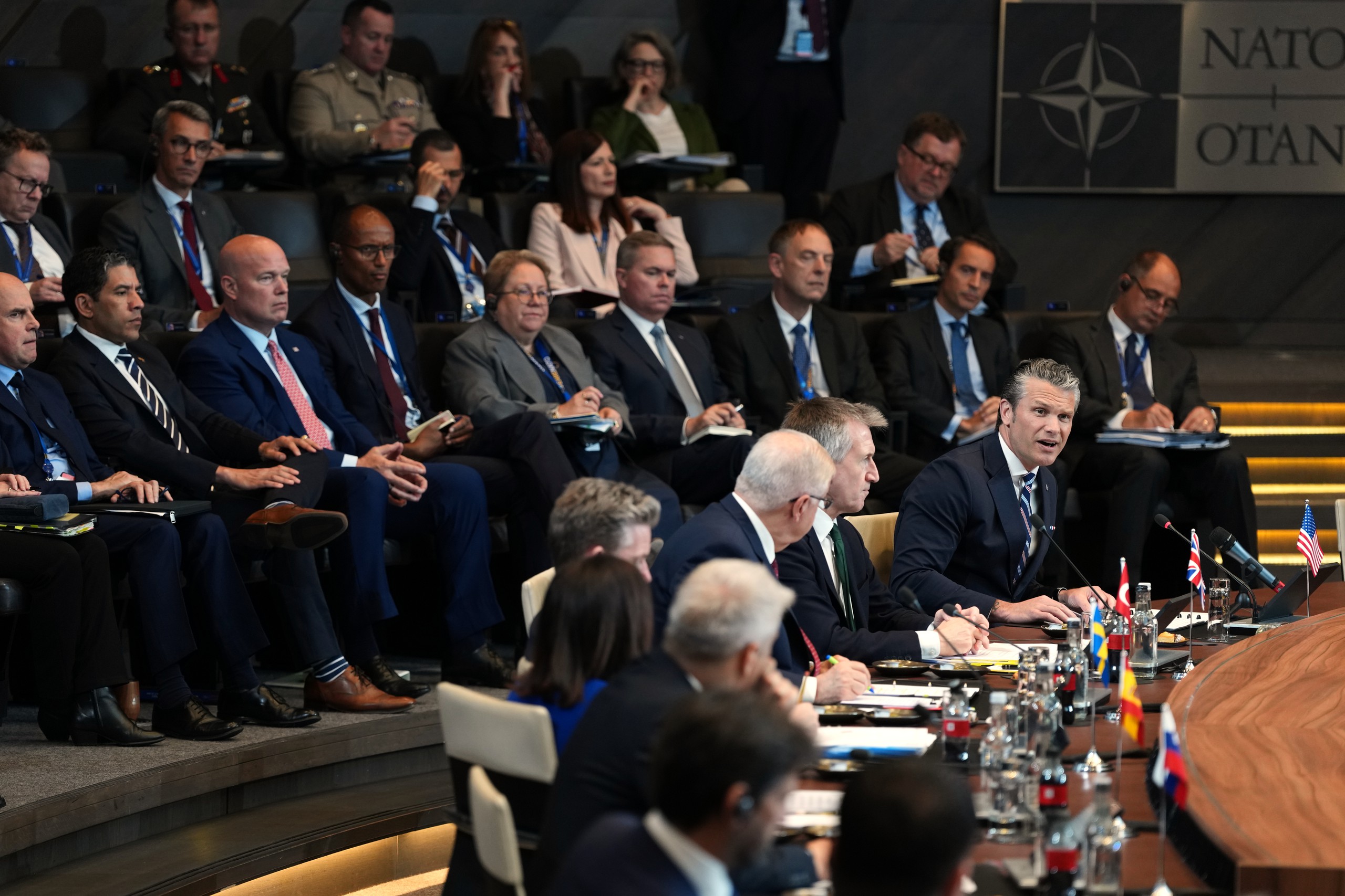 NATO chạy đua tăng chi tiêu quốc phòng, Mỹ thúc châu Âu gánh vác nhiều hơn - Ảnh 3.