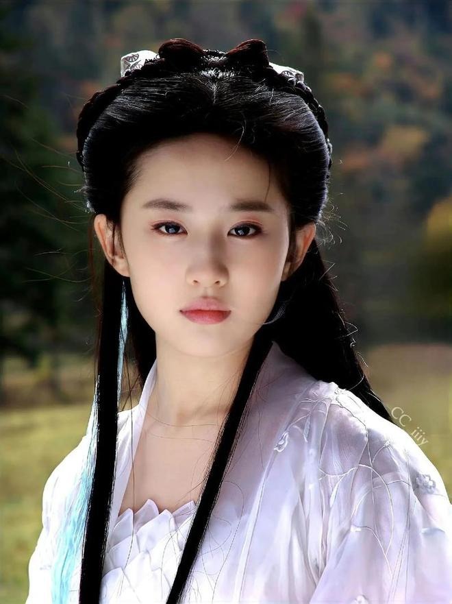 'Tiểu Lưu Diệc Phi' ảnh hưởng thế nào đến sự nghiệp của Lưu Thi Thi và Lưu Diệc Phi? - Ảnh 5.