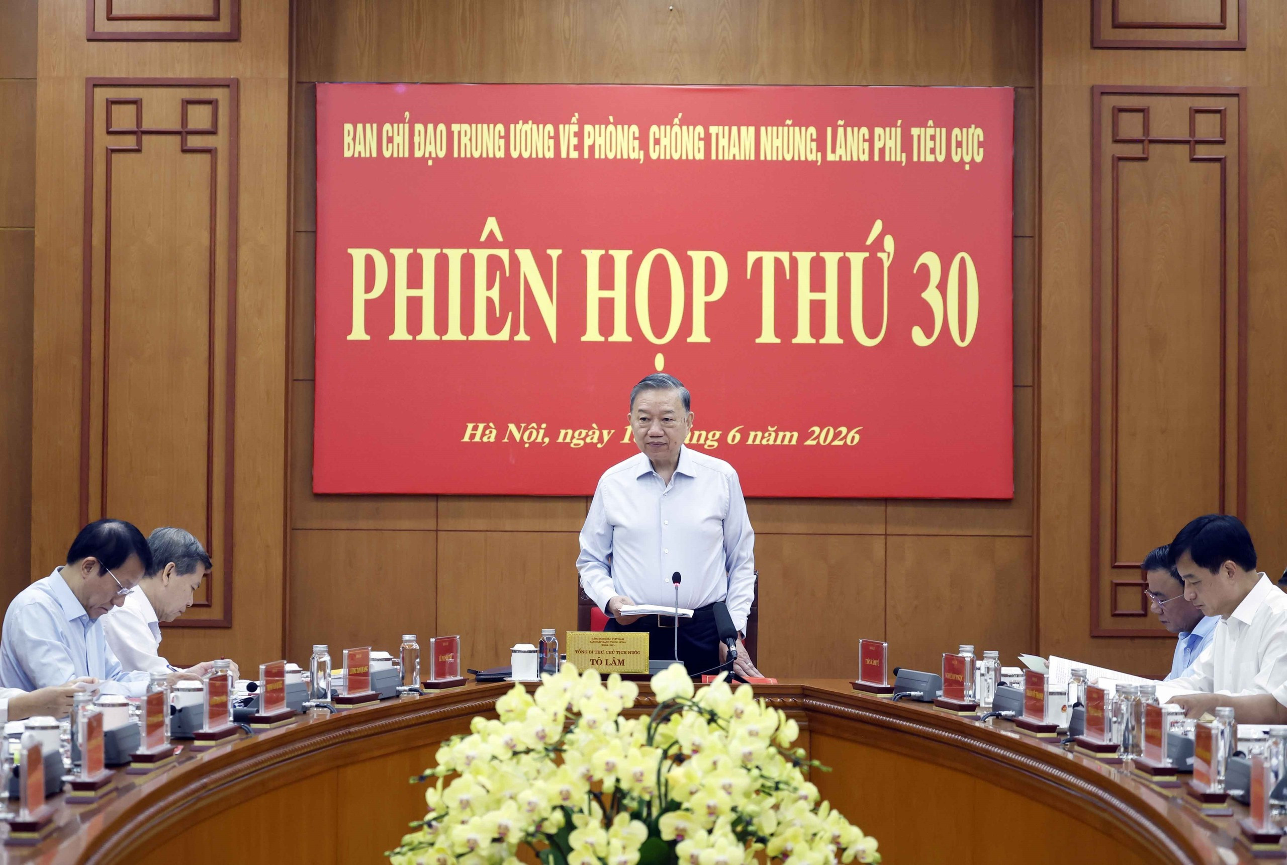 - Ảnh 1. - Ảnh 1.