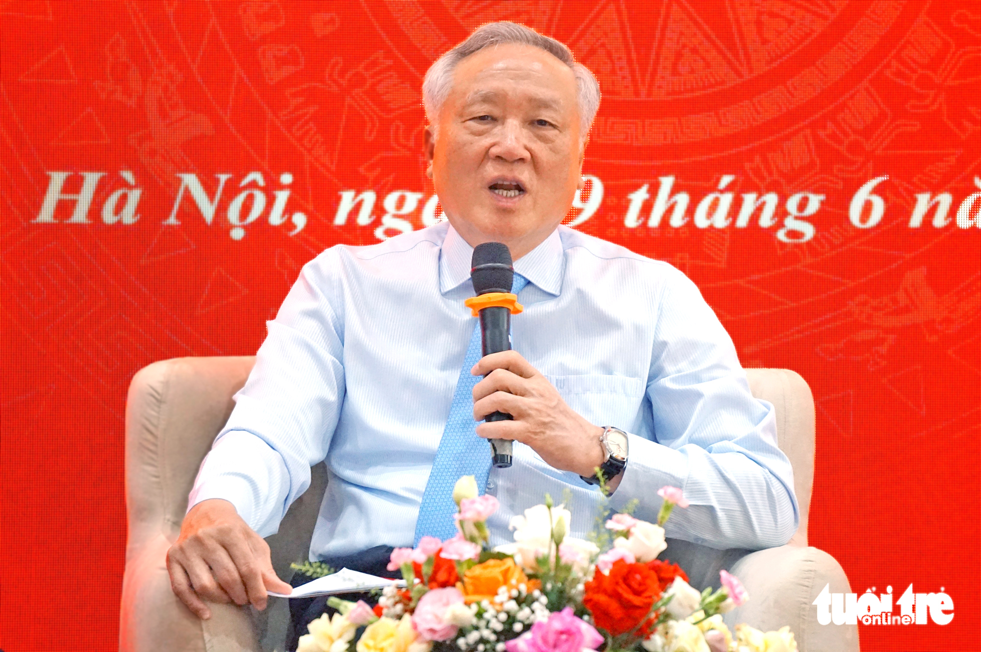 Nguyên Phó thủ tướng thường trực Nguyễn Hòa Bình ra mắt sách về xây dựng Chính phủ liêm chính, kiến tạo - Ảnh 2.