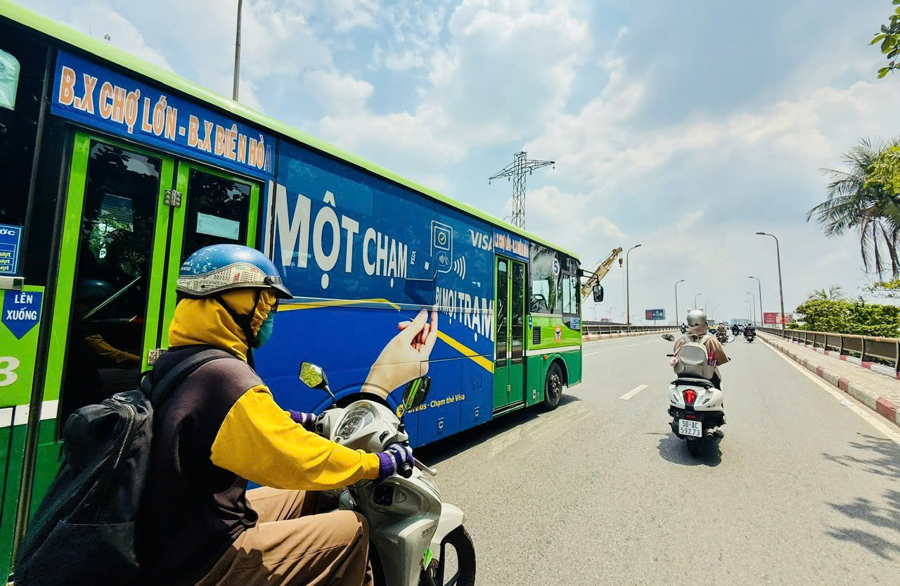 Tải ứng dụng MultiGo, sử dụng giao thông công cộng TP.HCM thuận tiện, ưu đãi - Ảnh 1.