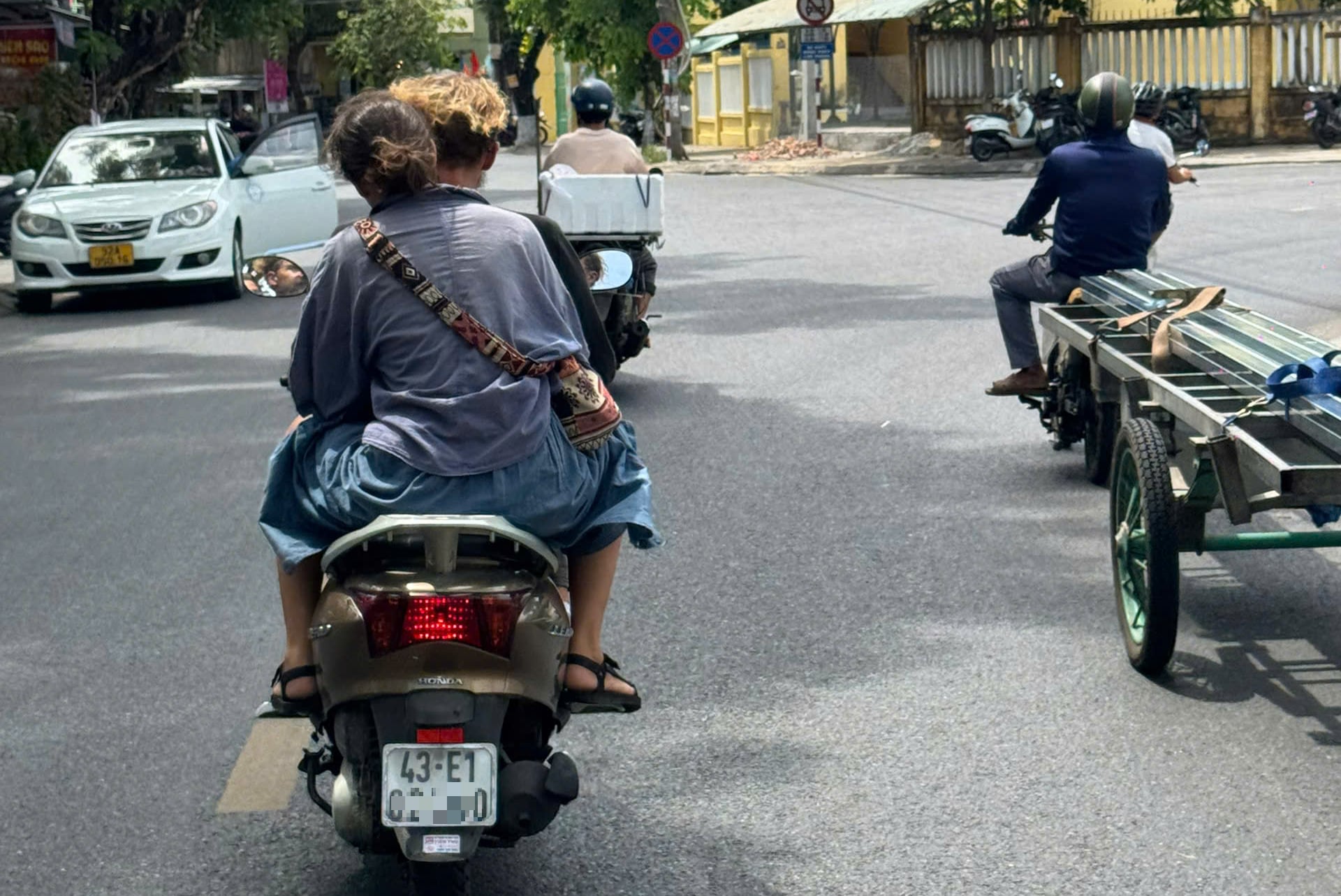 Show kindness, obey the law, and you’ll always be welcome in Vietnam- Ảnh 1.