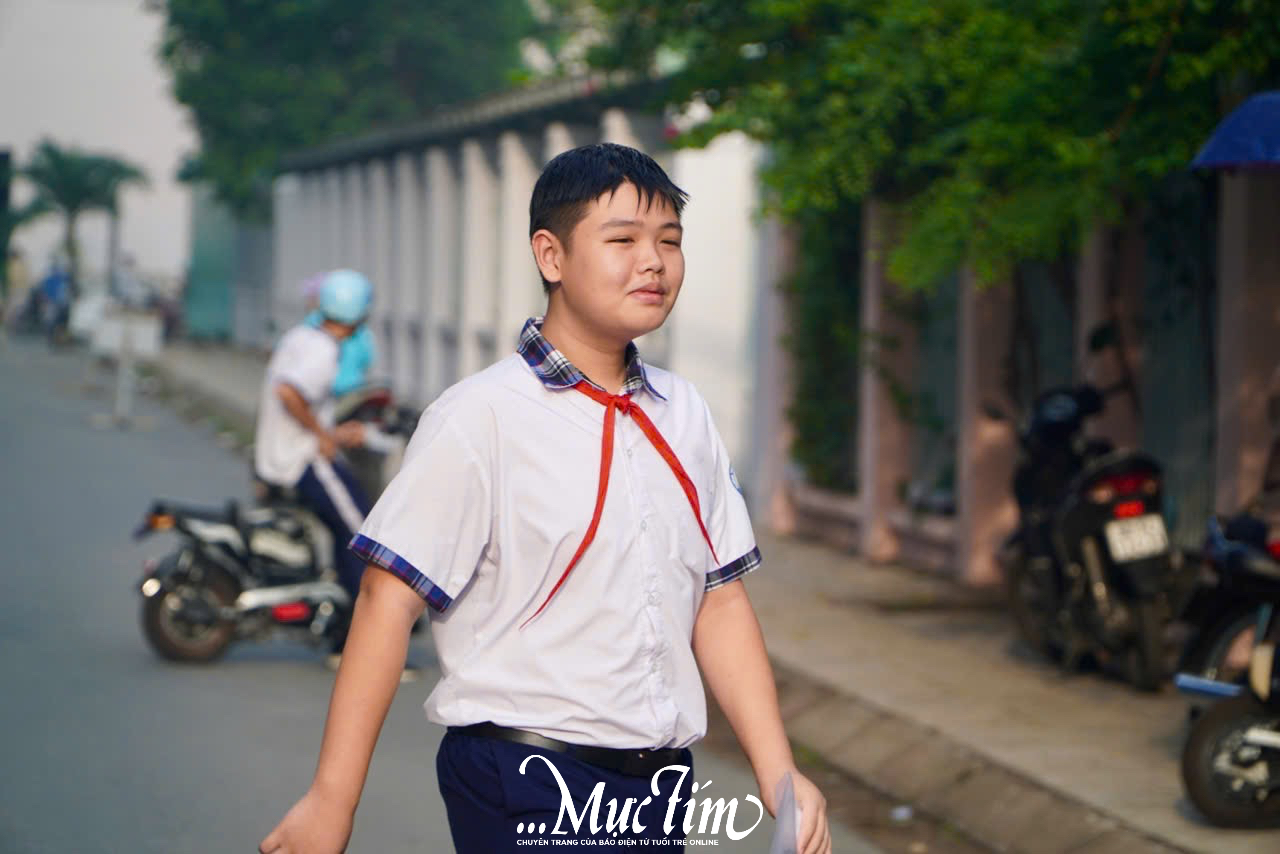 Sáng 2-6, thí sinh TP.HCM bước vào ngày thi thứ hai kỳ thi tuyển sinh lớp 10- Ảnh 2.