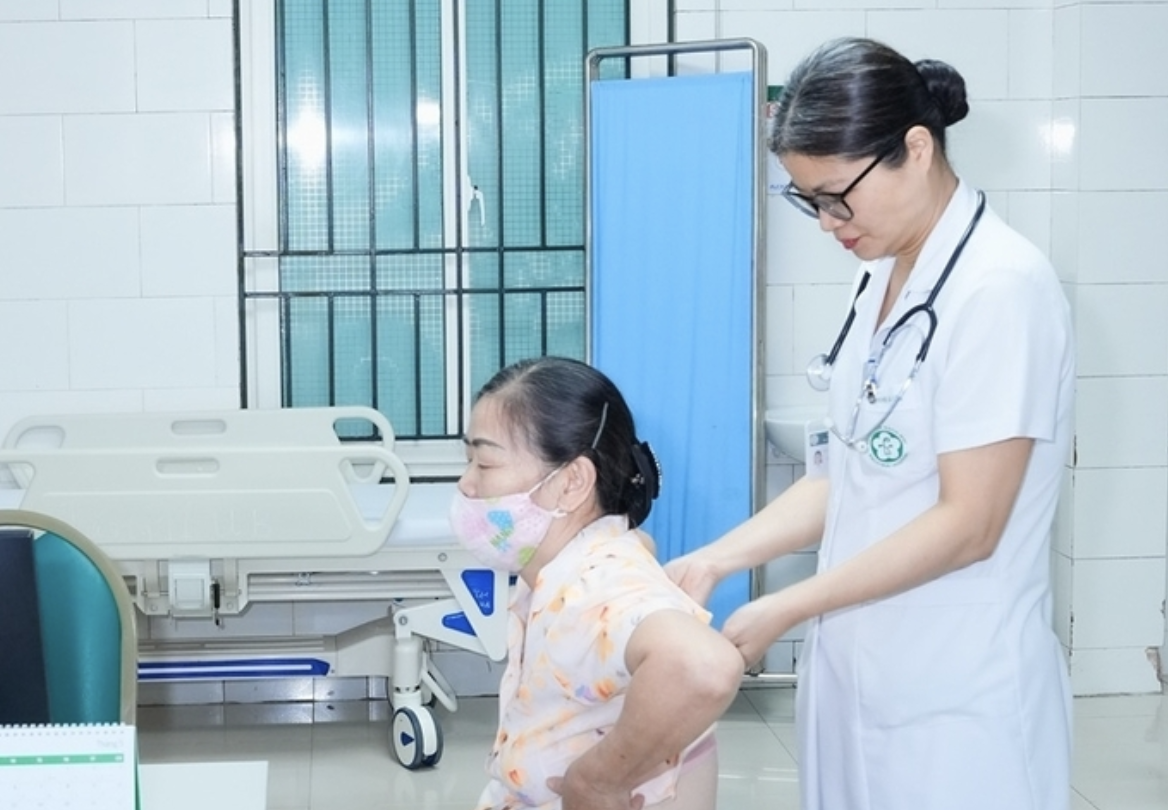 Ung thư phổi ở người không hút thuốc lá, dấu hiệu nào để nhận biết? - Ảnh 1. Ung thư phổi ở người không hút thuốc lá, dấu hiệu nào để nhận biết? - Ảnh 1.