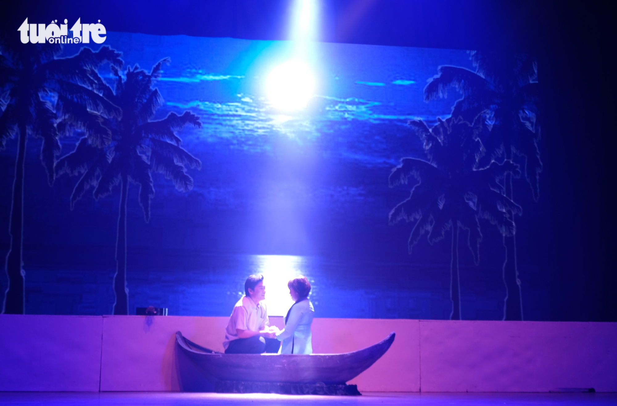 Tiếng trống Mê Linh, Khách sạn Hào Hoa phục vụ khán giả miễn phí mừng 50 thành phố mang tên Bác - Ảnh 2.