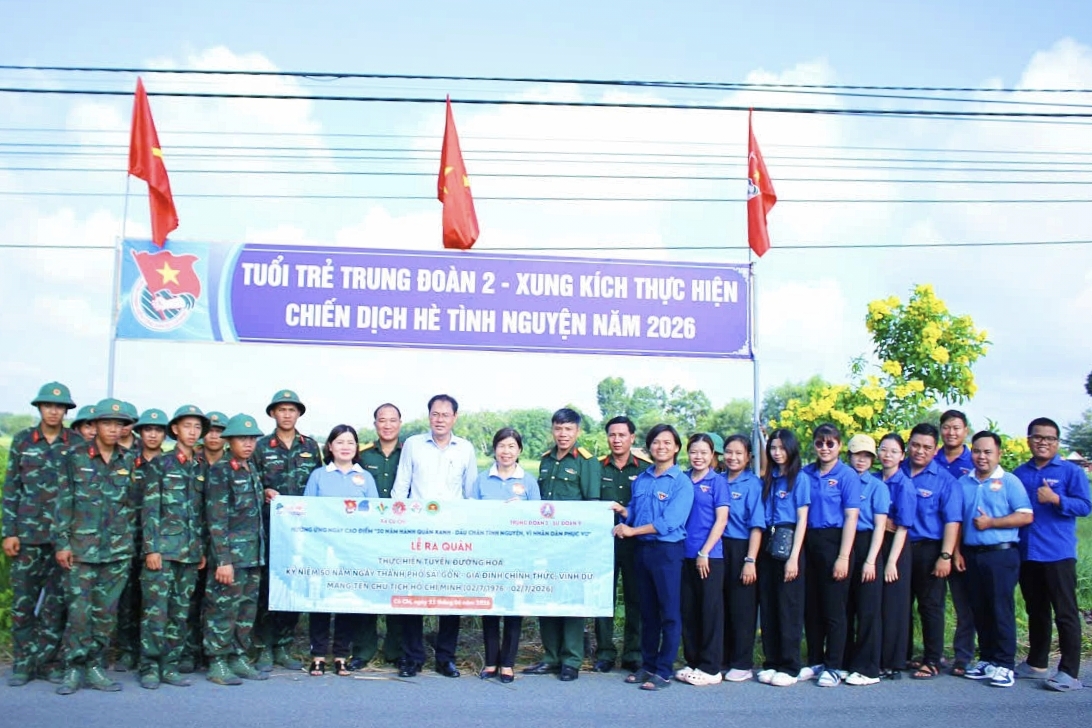 Củ Chi ra quân trồng 400 cây xanh, hưởng ứng phong trào 'Thành phố muôn sắc hoa'  - Ảnh 4.