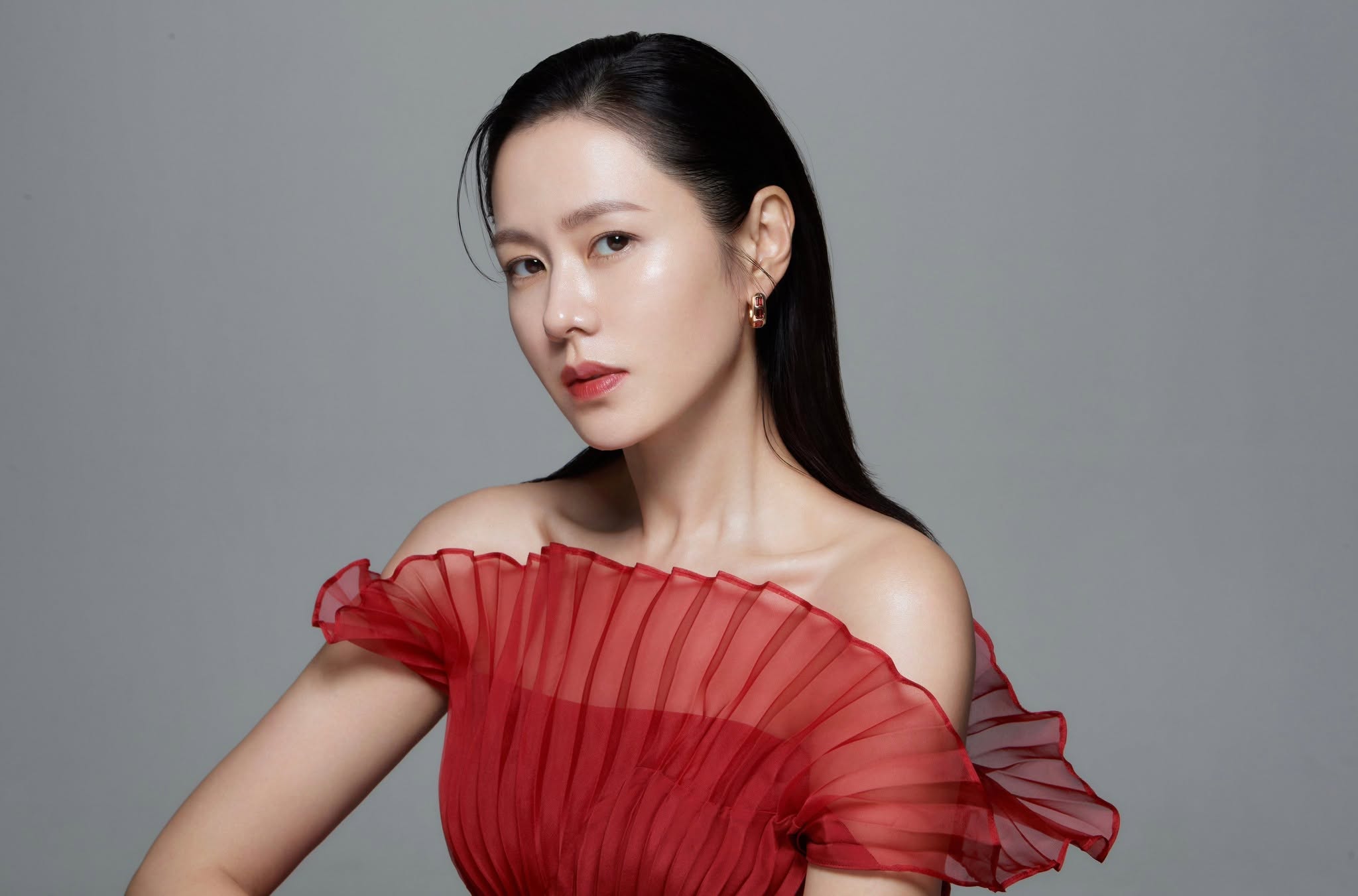 Son Ye Jin cao 1,65 m và bí quyết ăn mặc khiến Hyun Bin mê mẩn: 10 chiêu phối đồ tinh tế đầy ẩn ý - Ảnh 1.
