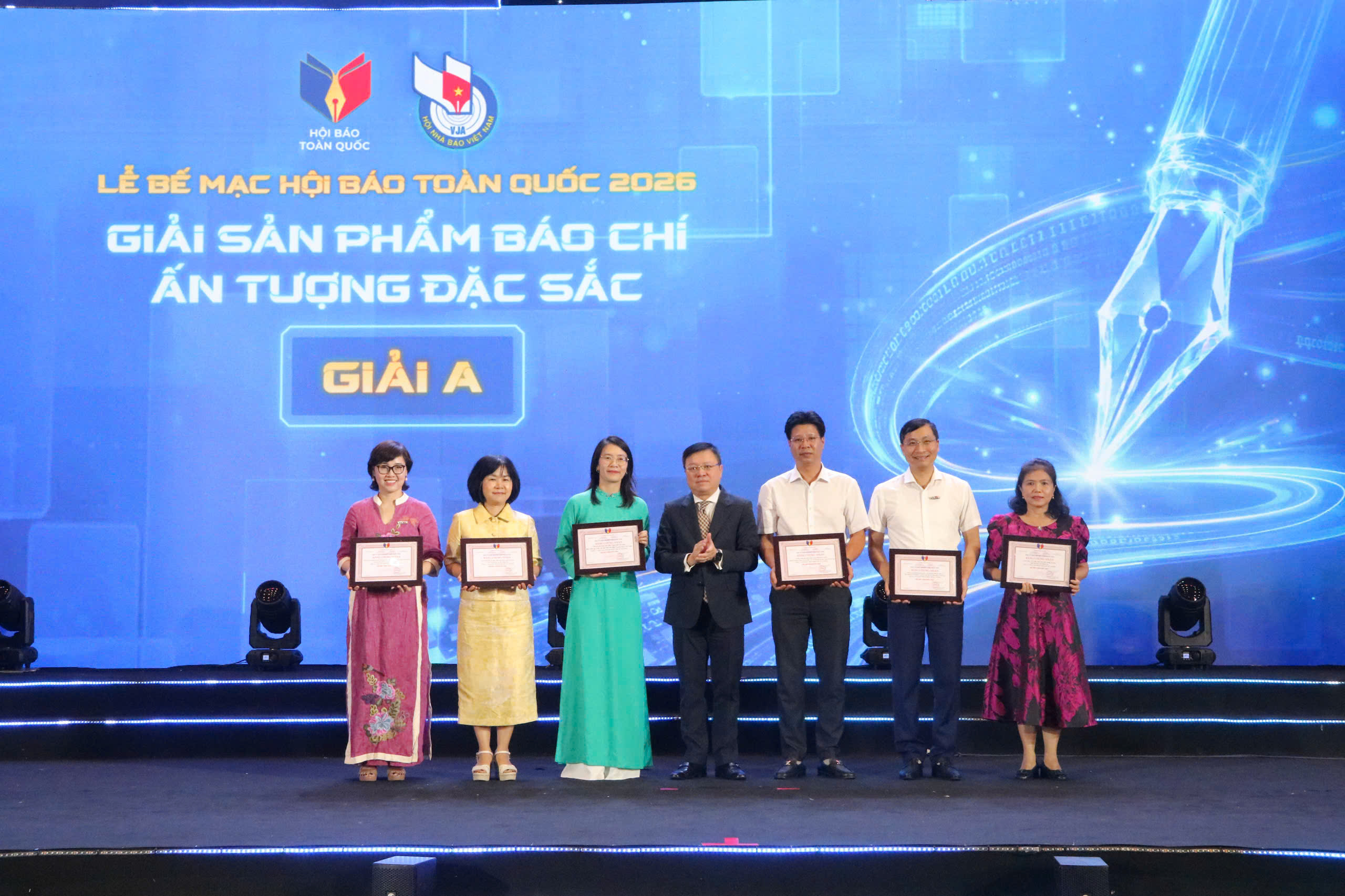 Bế mạc Hội báo toàn quốc năm 2026: Bức tranh toàn cảnh sống động của báo chí cách mạng gắn với chuyển đổi số - Ảnh 4.