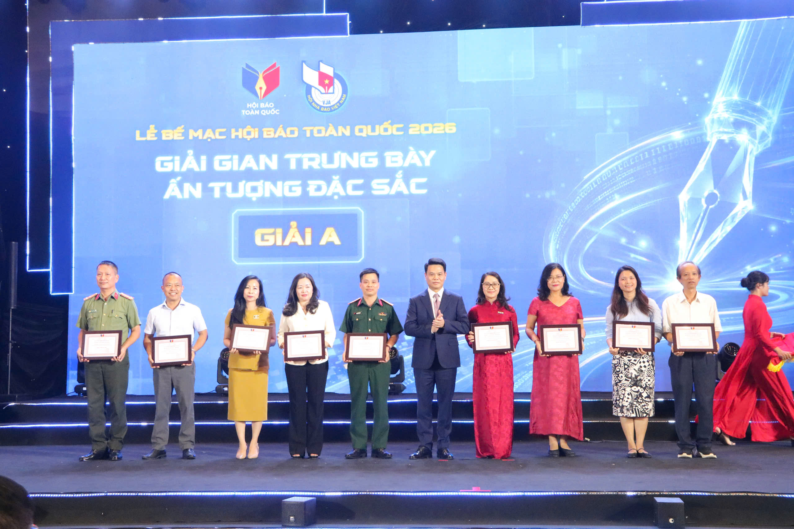 Bế mạc Hội báo toàn quốc năm 2026: Bức tranh toàn cảnh sống động của báo chí cách mạng gắn với chuyển đổi số - Ảnh 3.