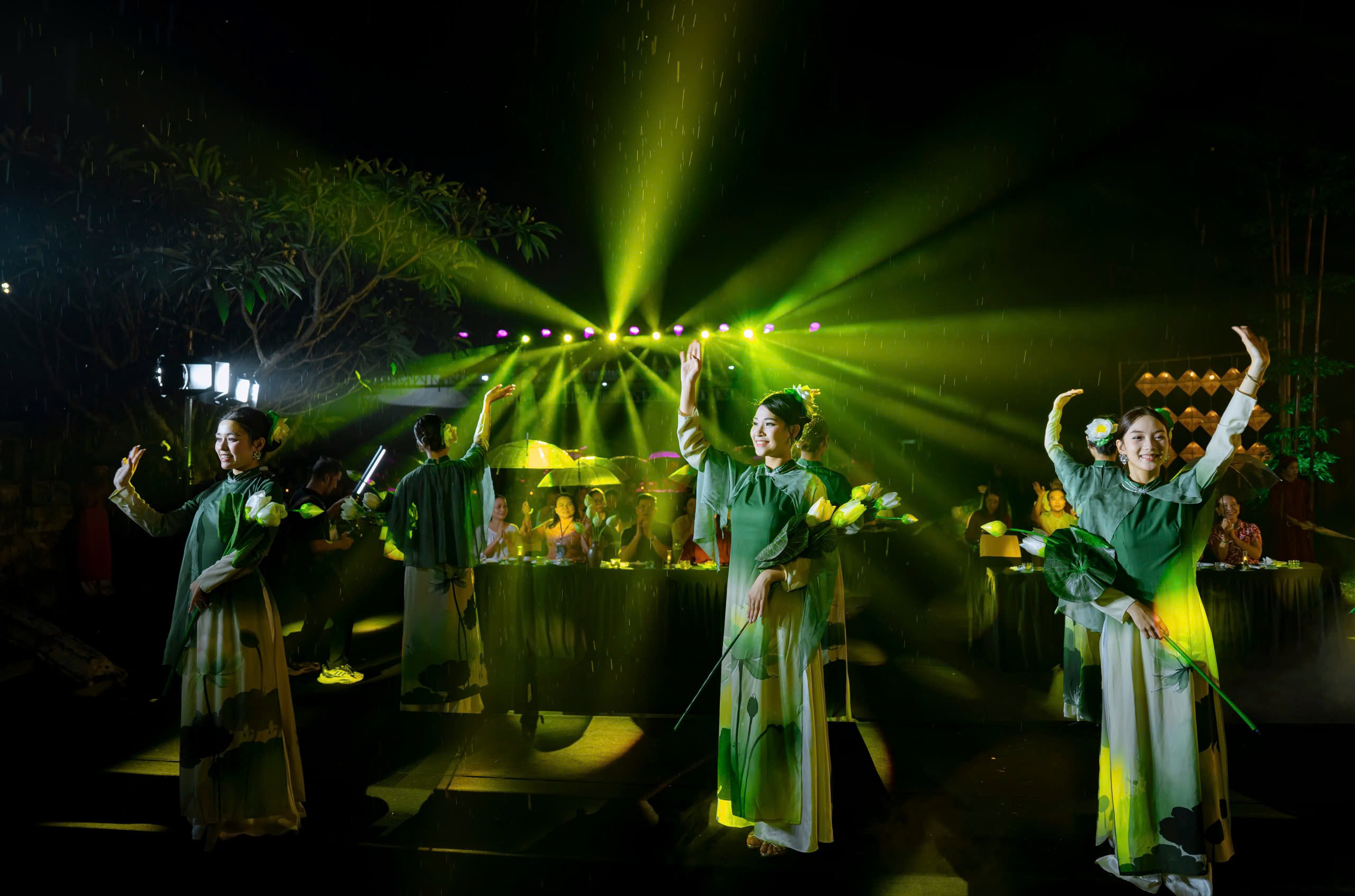 Với “Thức Thủy show”, Huế kỳ vọng đánh thức kinh tế du lịch đêm - Ảnh 2.