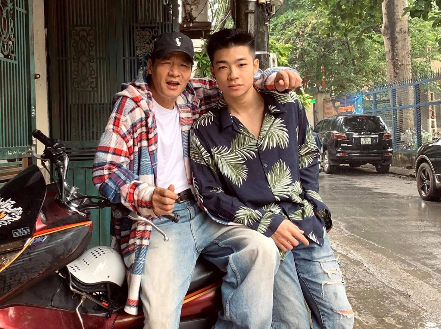 Cha và con cùng trong showbiz: Hoàng Mập mở hãng phim cho con đóng, Võ Hoài Nam làm thơ ủng hộ - Ảnh 1.
