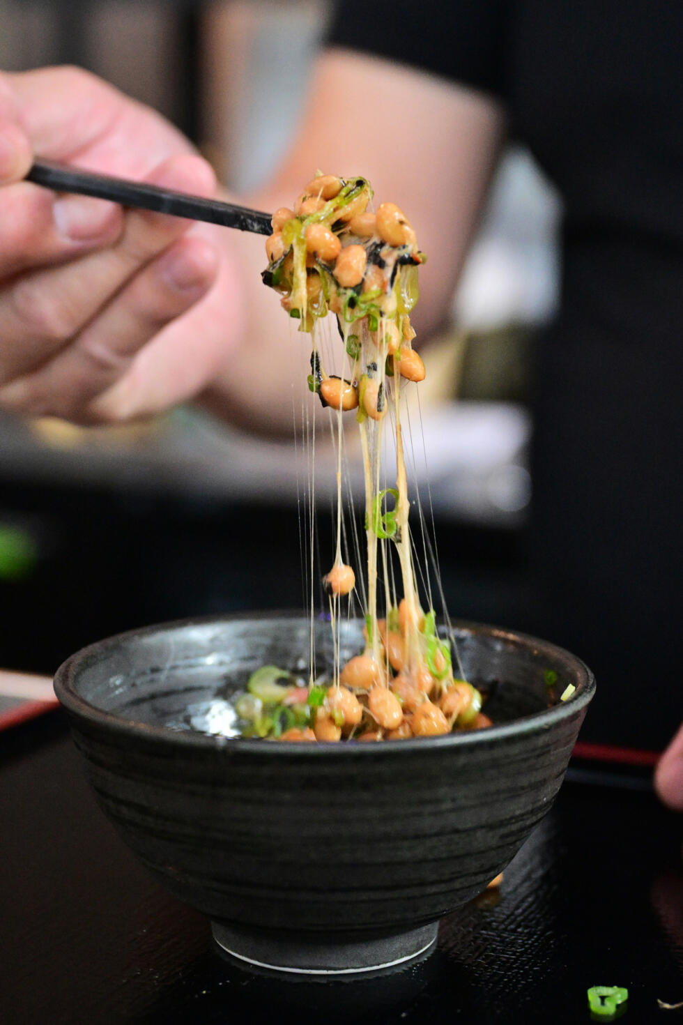 Slimy beans: Japanese natto disgusts and delights the world- Ảnh 2. Slimy beans: Japanese natto disgusts and delights the world- Ảnh 2.