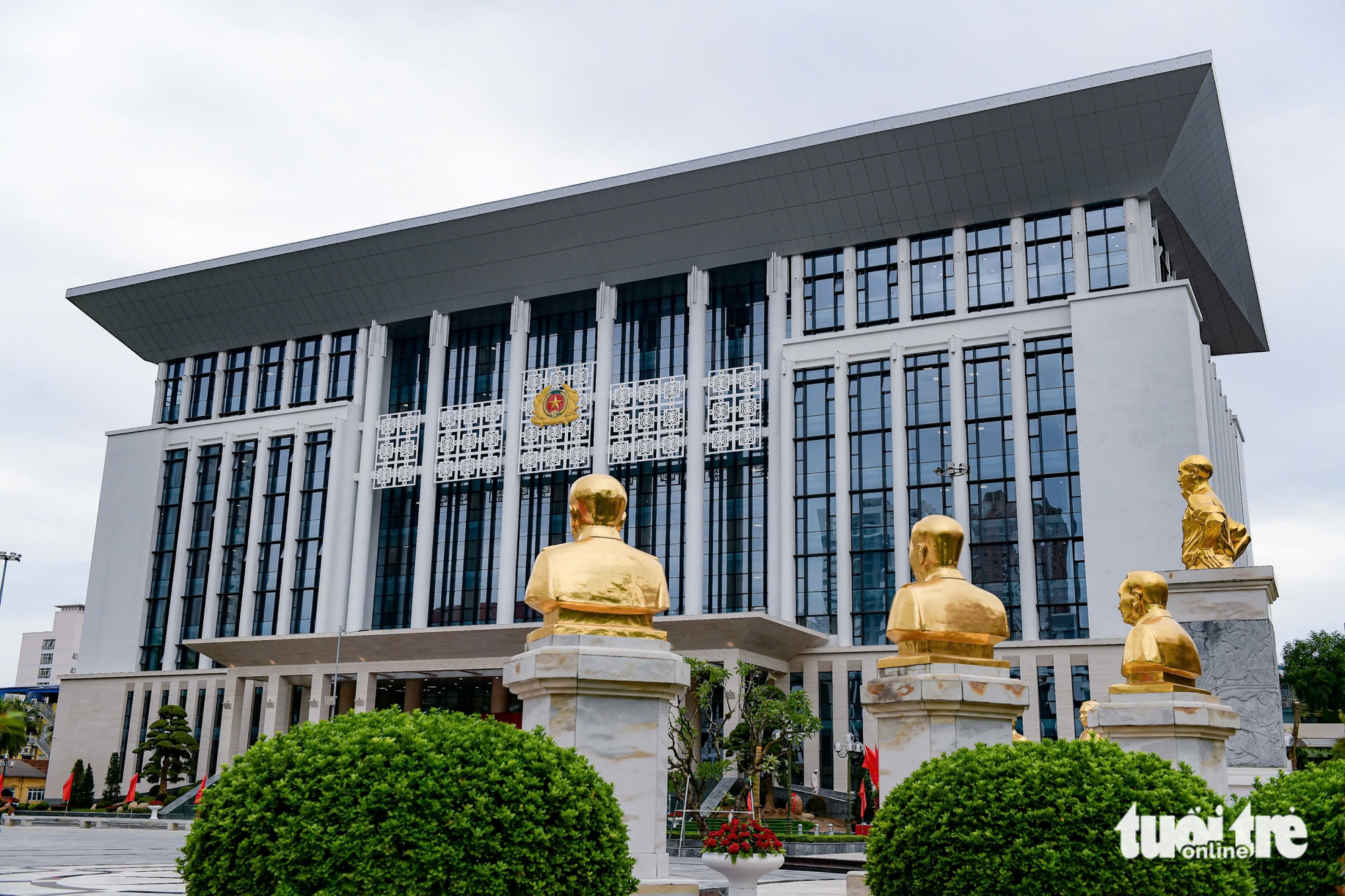 Tổng Bí thư, Chủ tịch nước Tô Lâm và nhiều Ủy viên Bộ Chính trị dự kỷ niệm 80 năm thành lập trường đào tạo công an đầu tiên - Ảnh 9.