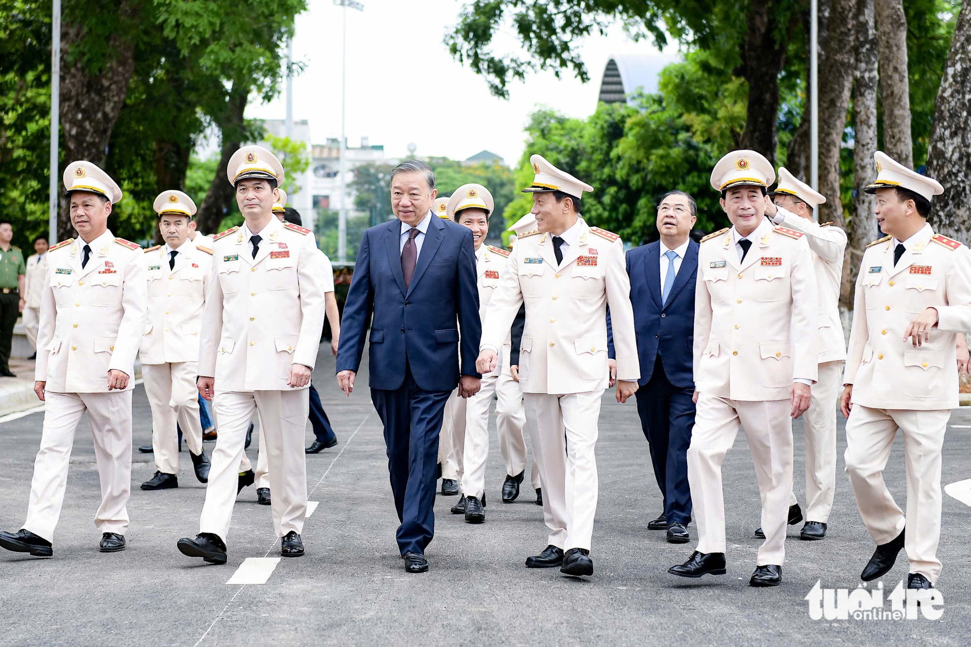 Tổng Bí thư, Chủ tịch nước Tô Lâm và nhiều Ủy viên Bộ Chính trị dự kỷ niệm 80 năm thành lập trường đào tạo công an đầu tiên - Ảnh 3.