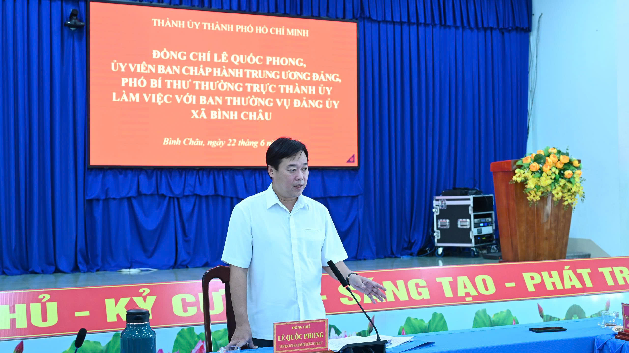 Phó bí thư Thành uỷ TP.HCM Lê Quốc Phong - Ảnh 1.