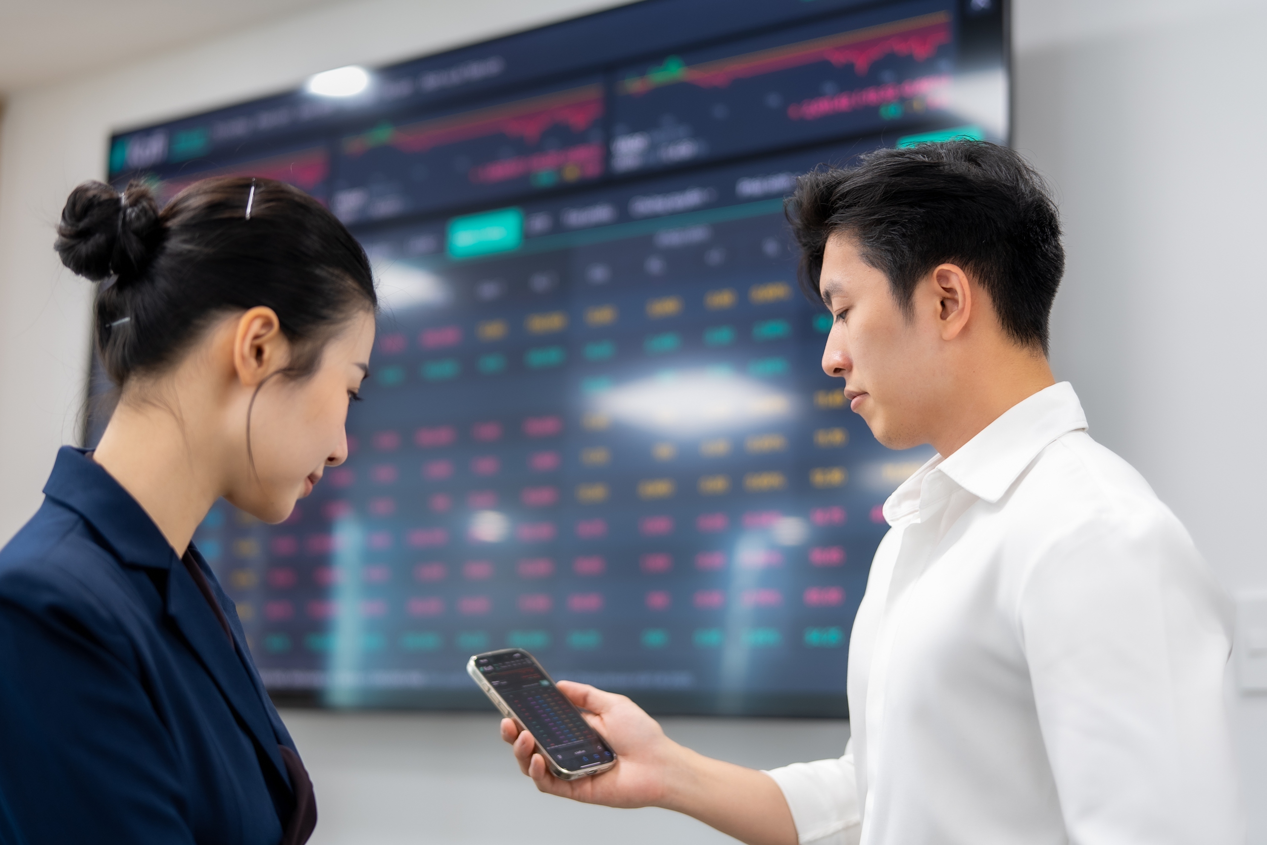 Chứng khoán tuần mới: Dòng tiền chưa lan tỏa, VN-Index có vượt được 1.850 điểm? - Ảnh 1.
