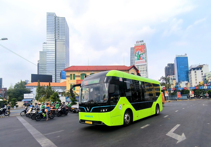 Người dân TP.HCM bắt đầu đi xe buýt miễn phí từ 1-7 - Ảnh 1.