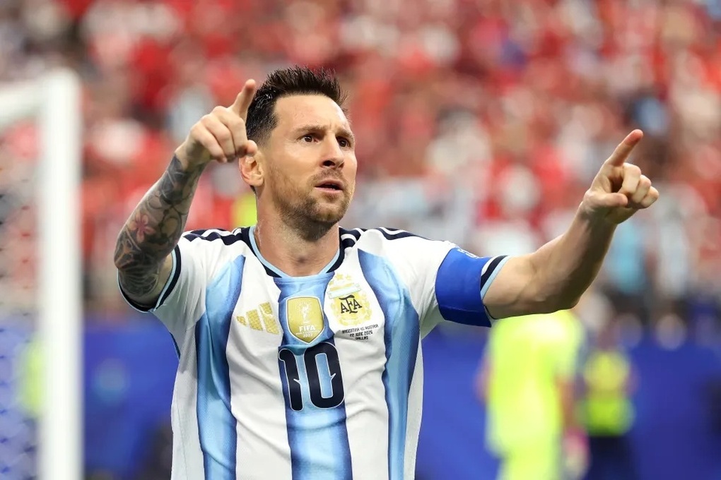 Đôi giày giúp Messi phá kỷ lục lịch sử World Cup - Ảnh 1.